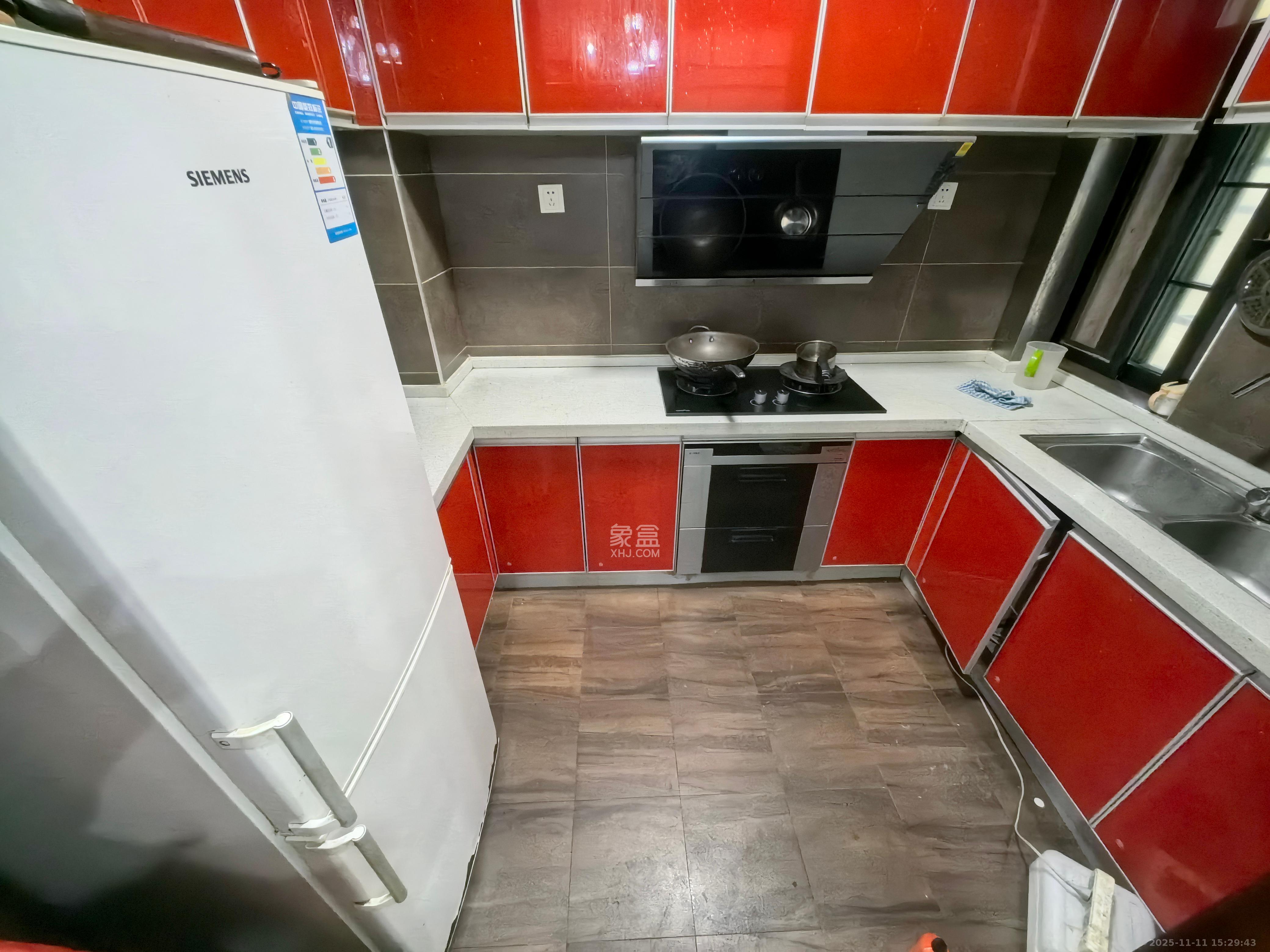 沁园春御院 4室2厅2卫 3800.0元/月 沁园春御院 4室2厅2卫 3800.0元/月室内图