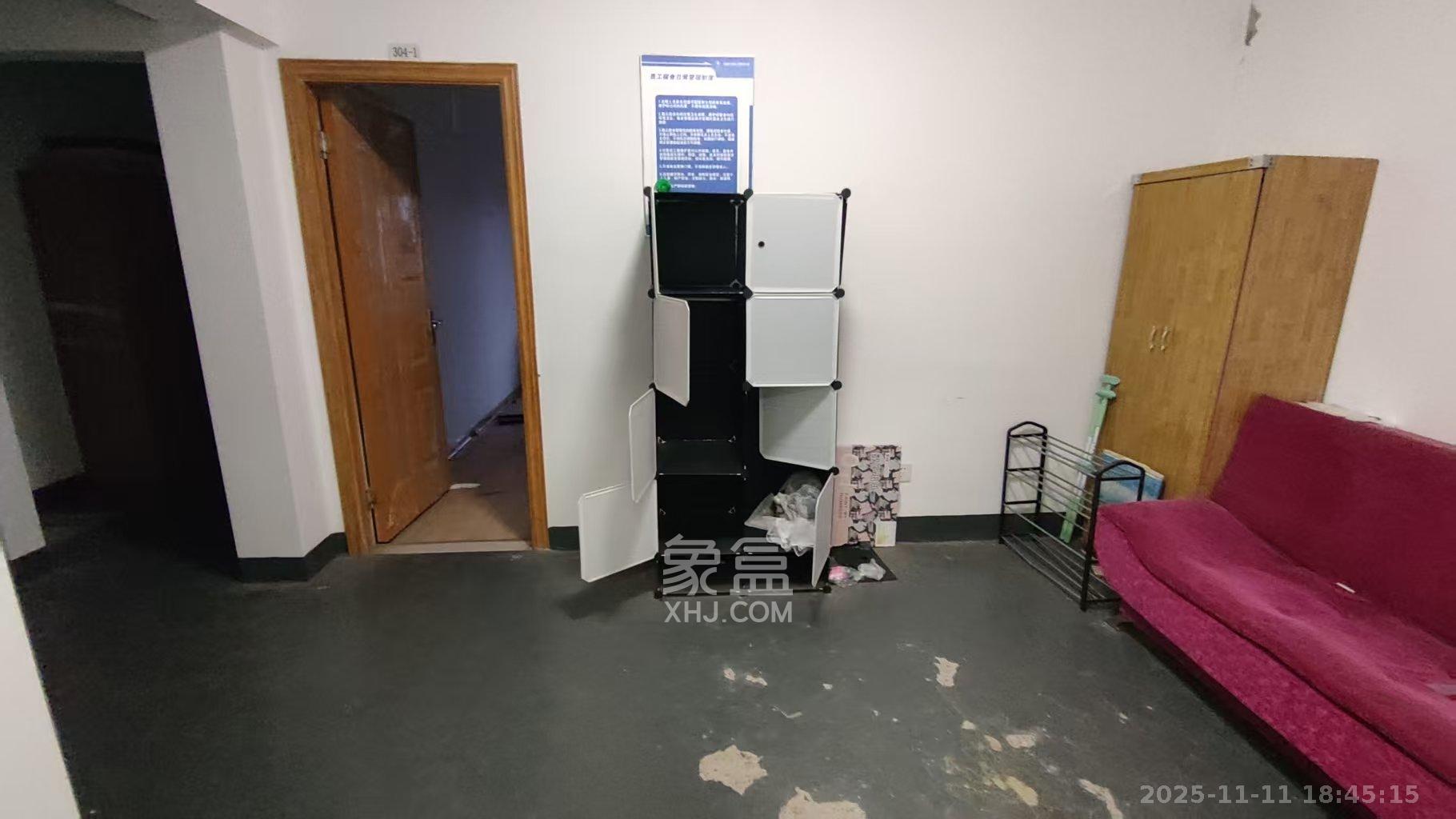 未来城科学家园 4室1厅2卫 2100.0元/月 未来城科学家园 4室1厅2卫 2100.0元/月室内图