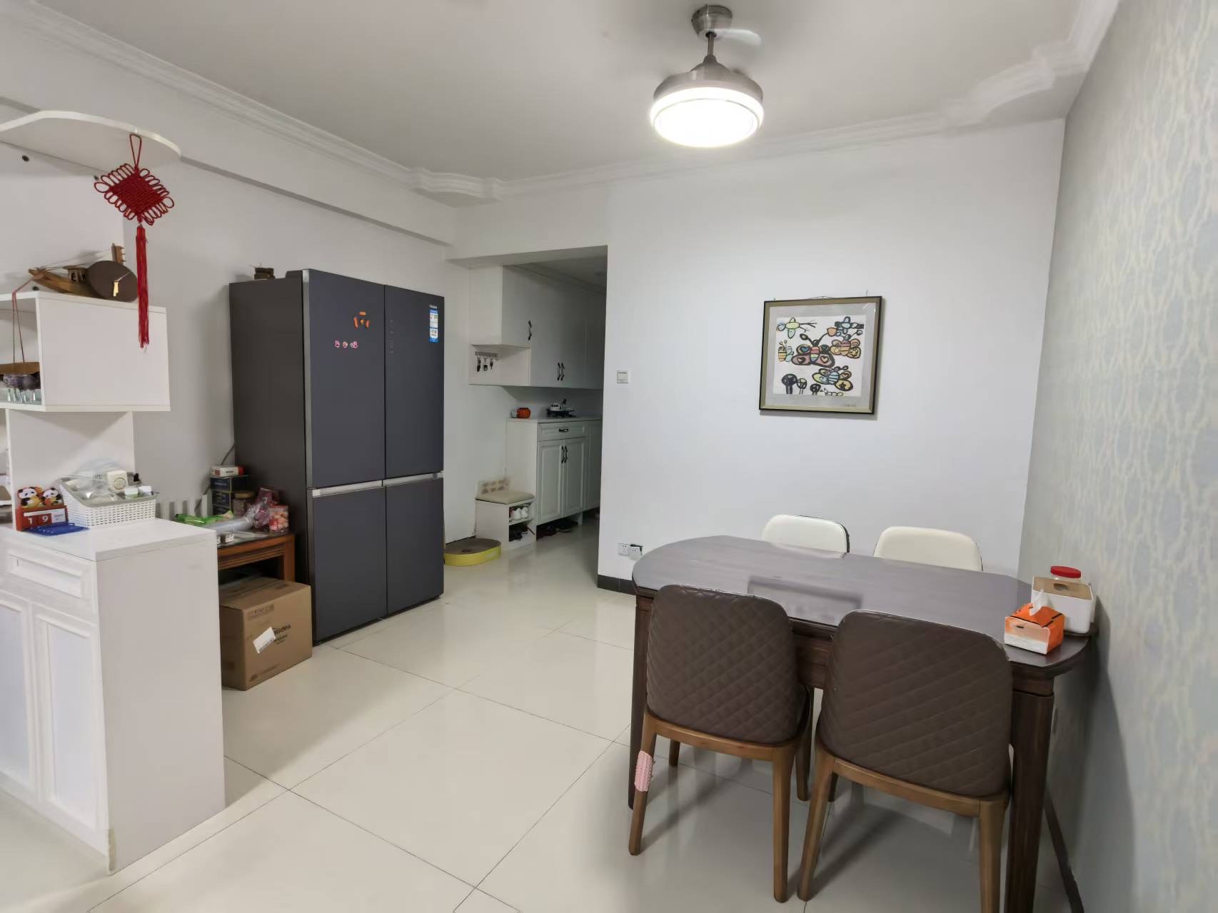 金域湾畔 4室2厅2卫 160.0万 金域湾畔 4室2厅2卫 160.0万客厅