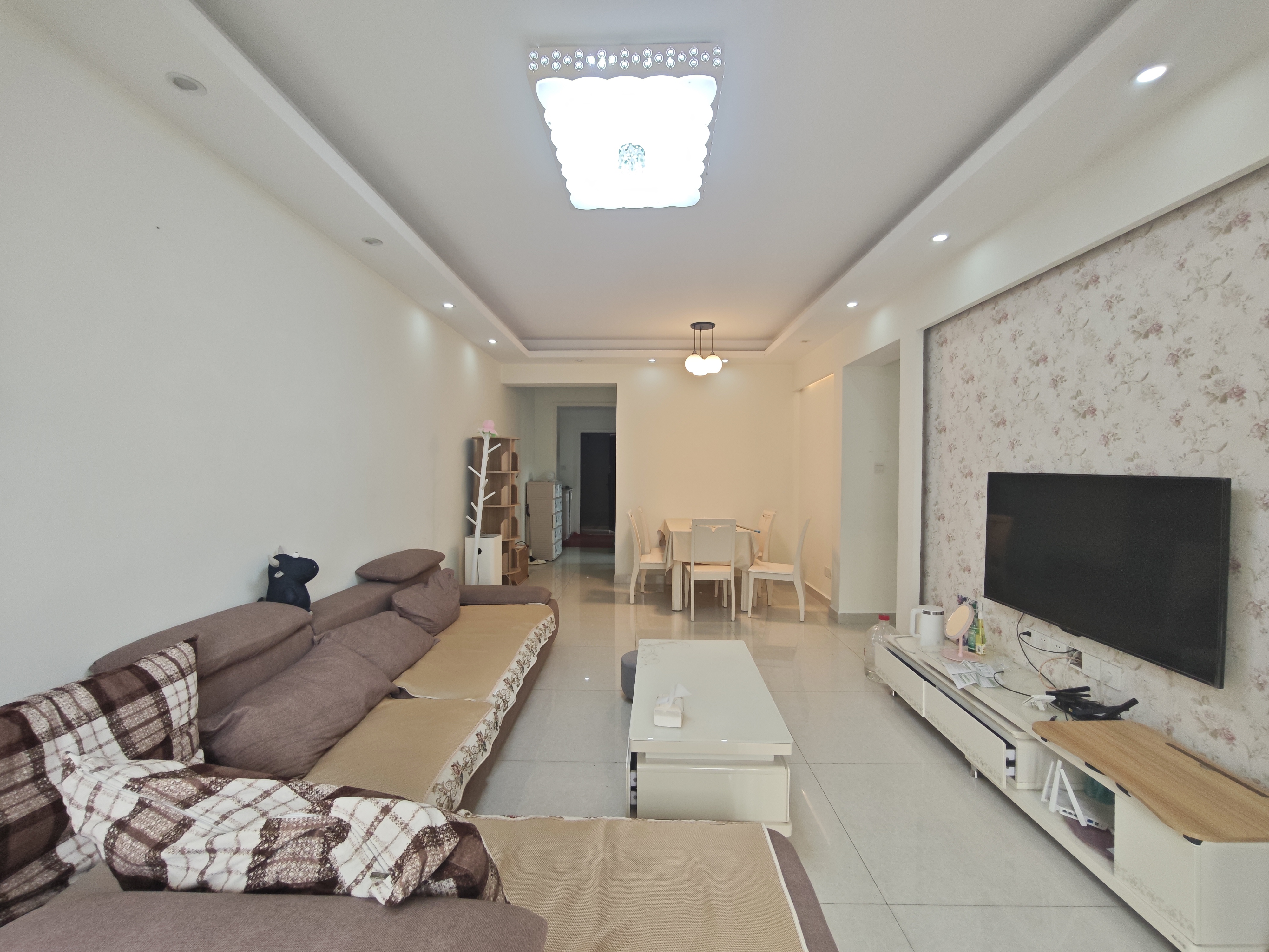 米兰春天  3室2厅1卫    2200.0元/月户型图