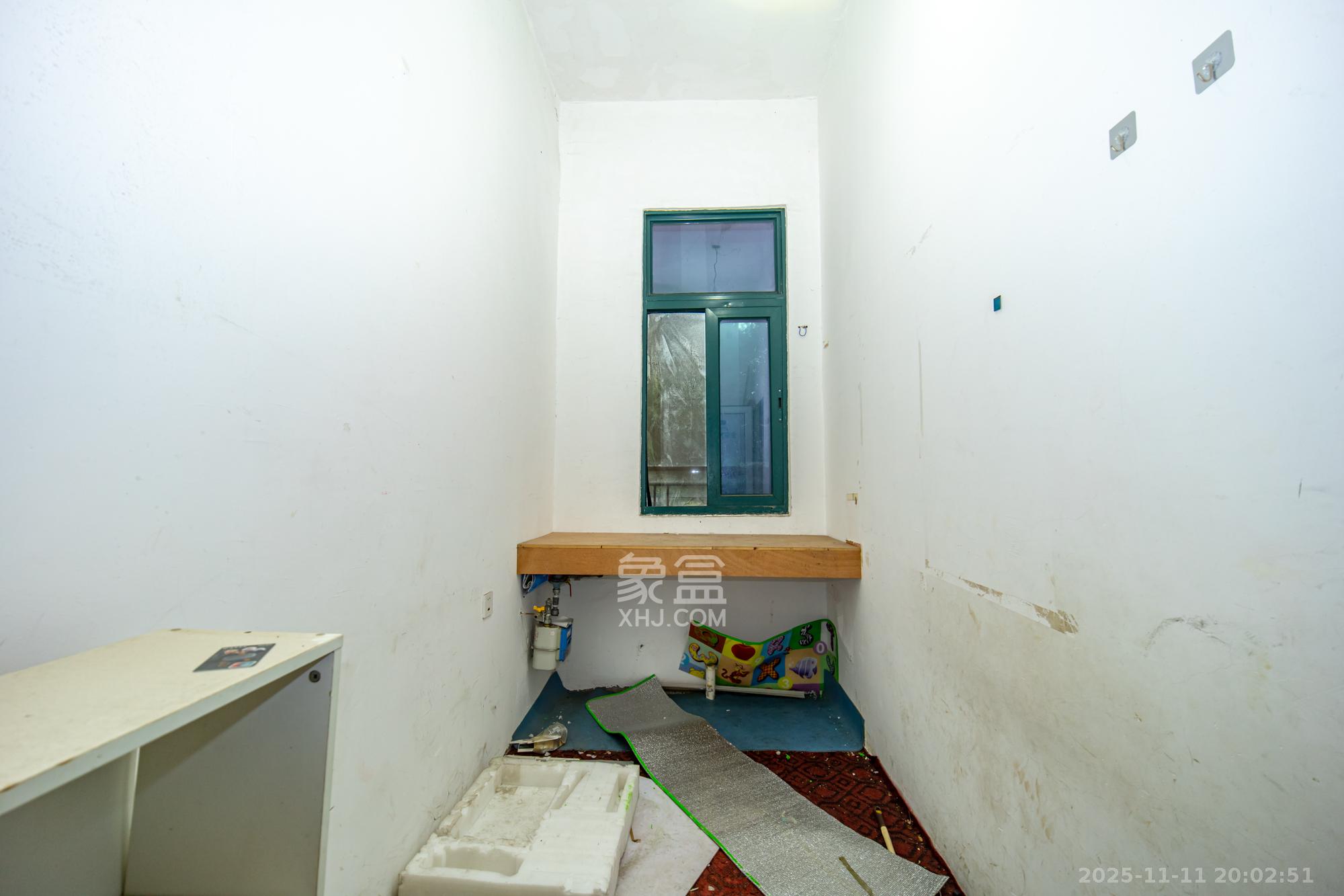 恒大翡翠华庭 2室2厅1卫 39.0万 恒大翡翠华庭 2室2厅1卫 39.0万厨房