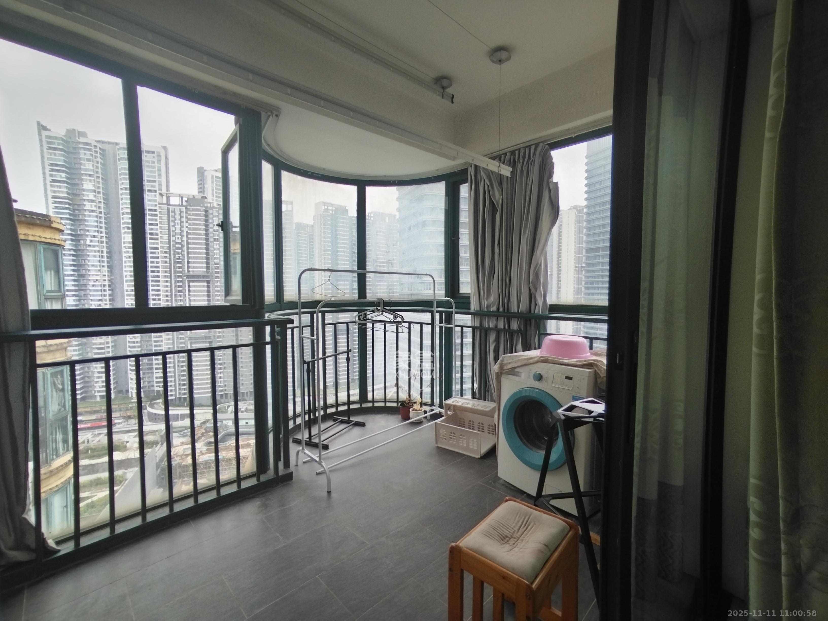 滨江金座 3室2厅2卫 3200.0元/月 滨江金座 3室2厅2卫 3200.0元/月户型图