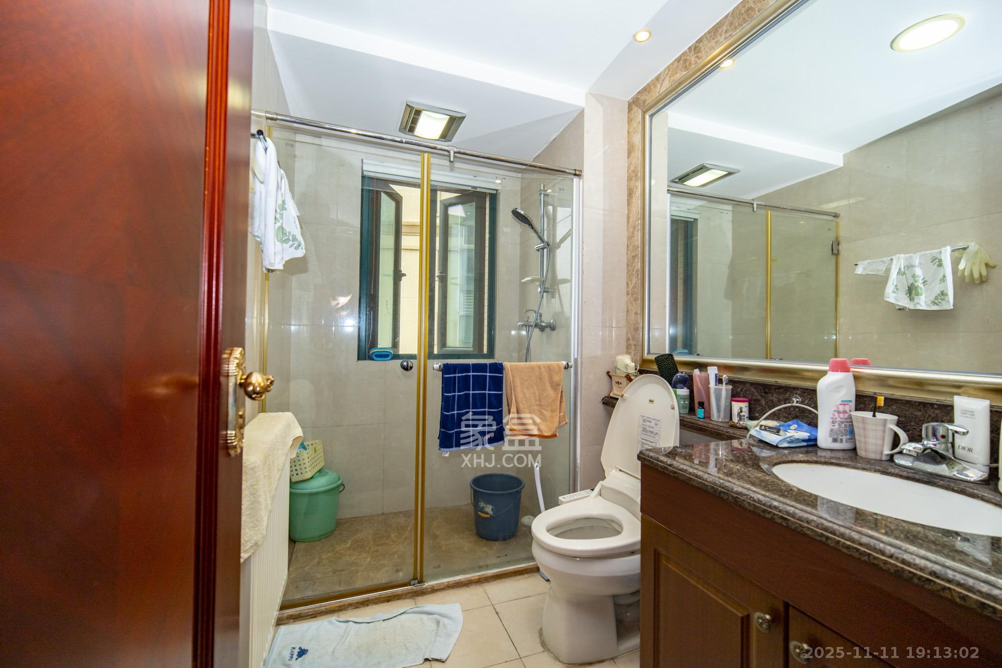 恒大雅苑  3室2厅2卫    103.0万卫生间