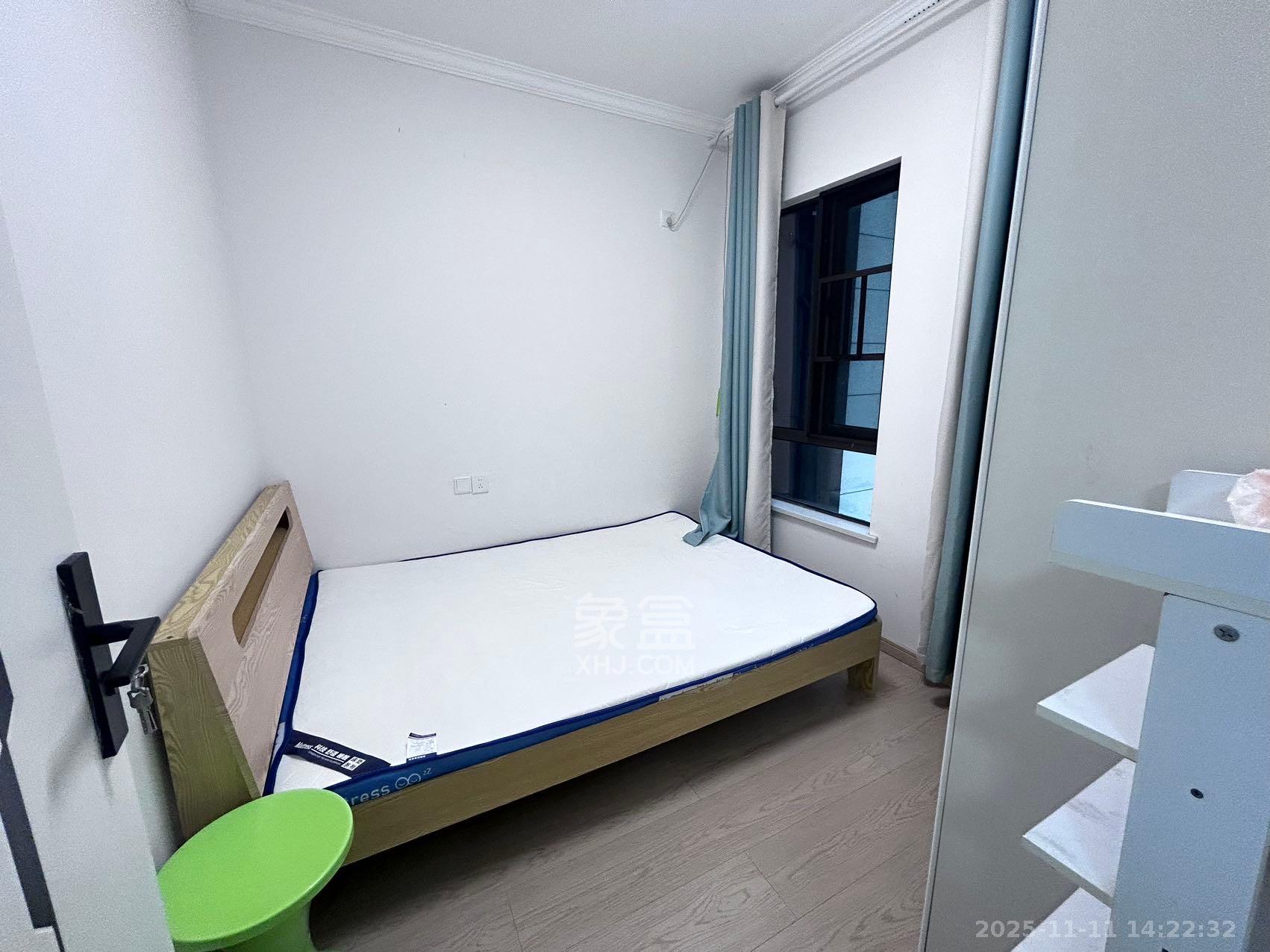 阳光城尚东湾蓝莓苑 3室2厅1卫 2500.0元/月 阳光城尚东湾蓝莓苑 3室2厅1卫 2500.0元/月室内图