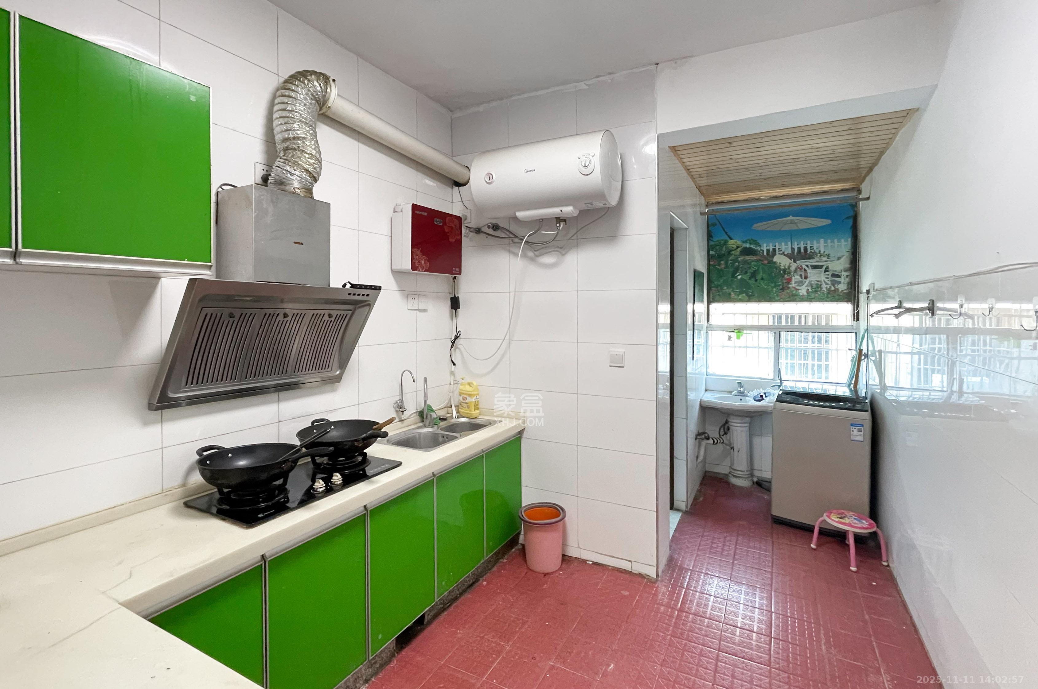 汽车西站商贸城（河西望城坡）  4室1厅1卫    65.0万厨房