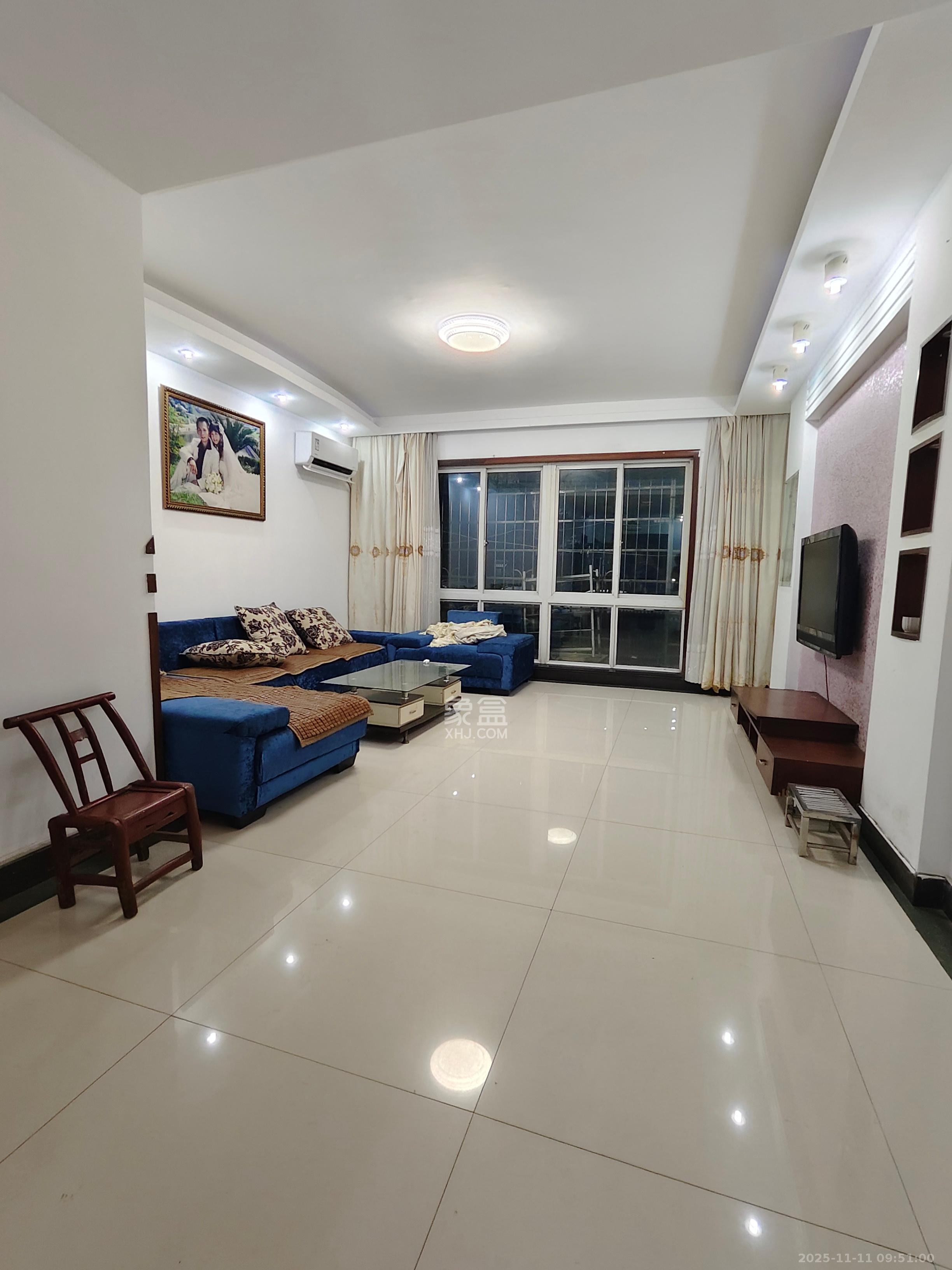 圣力华苑  3室2厅2卫    1800.0元/月