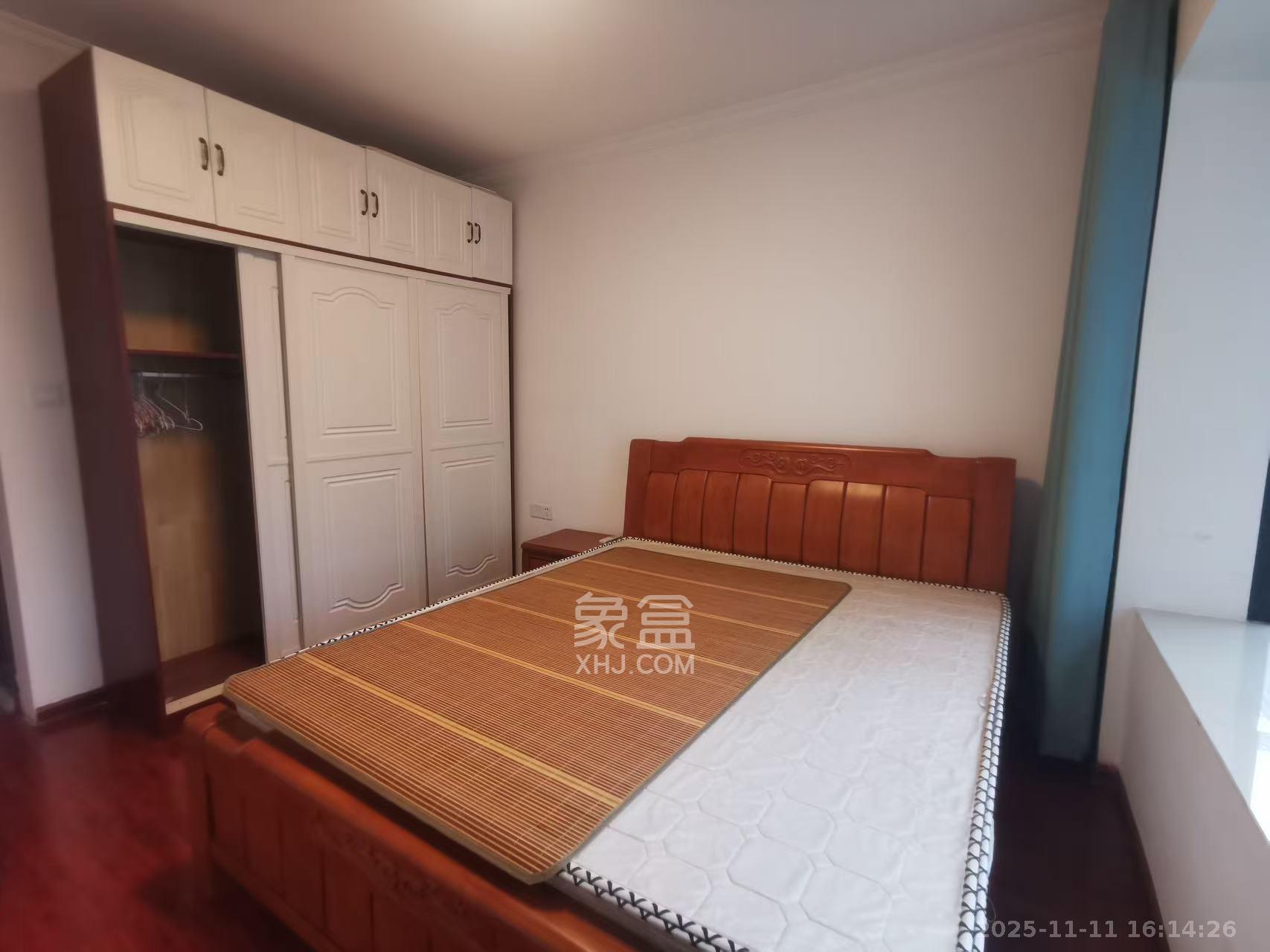 好莱城（弘德西街）  4室1厅1卫    2800.0元/月室内图