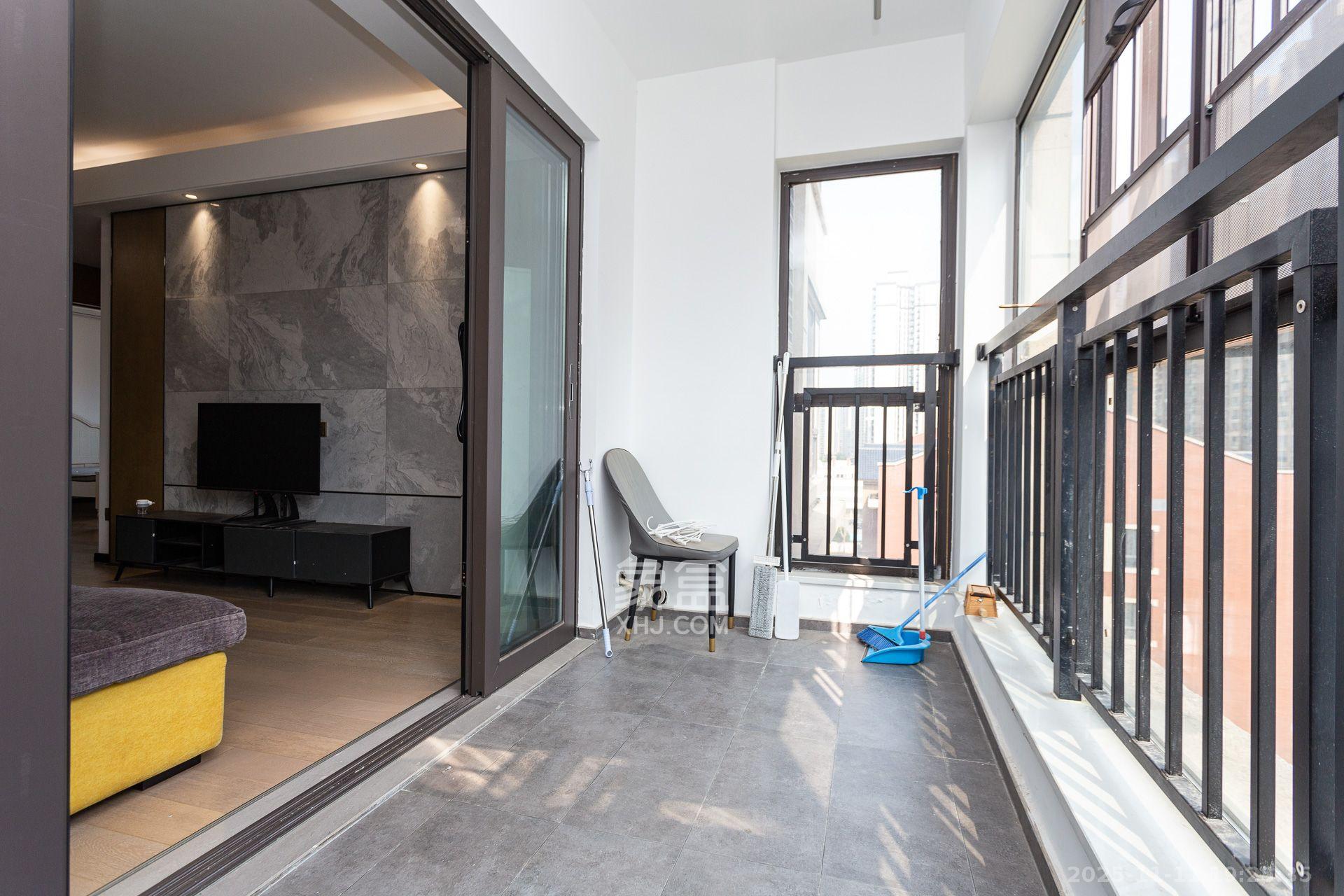 润和滨江府 3室2厅1卫 2600.0元/月 润和滨江府 3室2厅1卫 2600.0元/月室内图