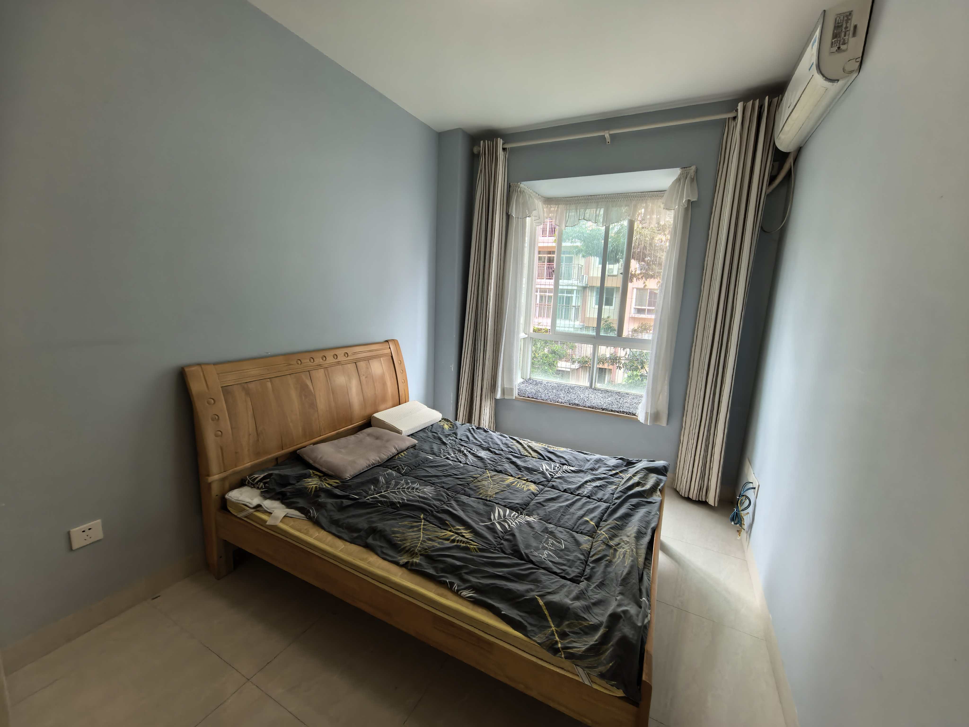 天上人间 4室2厅2卫 3000.0元/月 天上人间 4室2厅2卫 3000.0元/月室内图