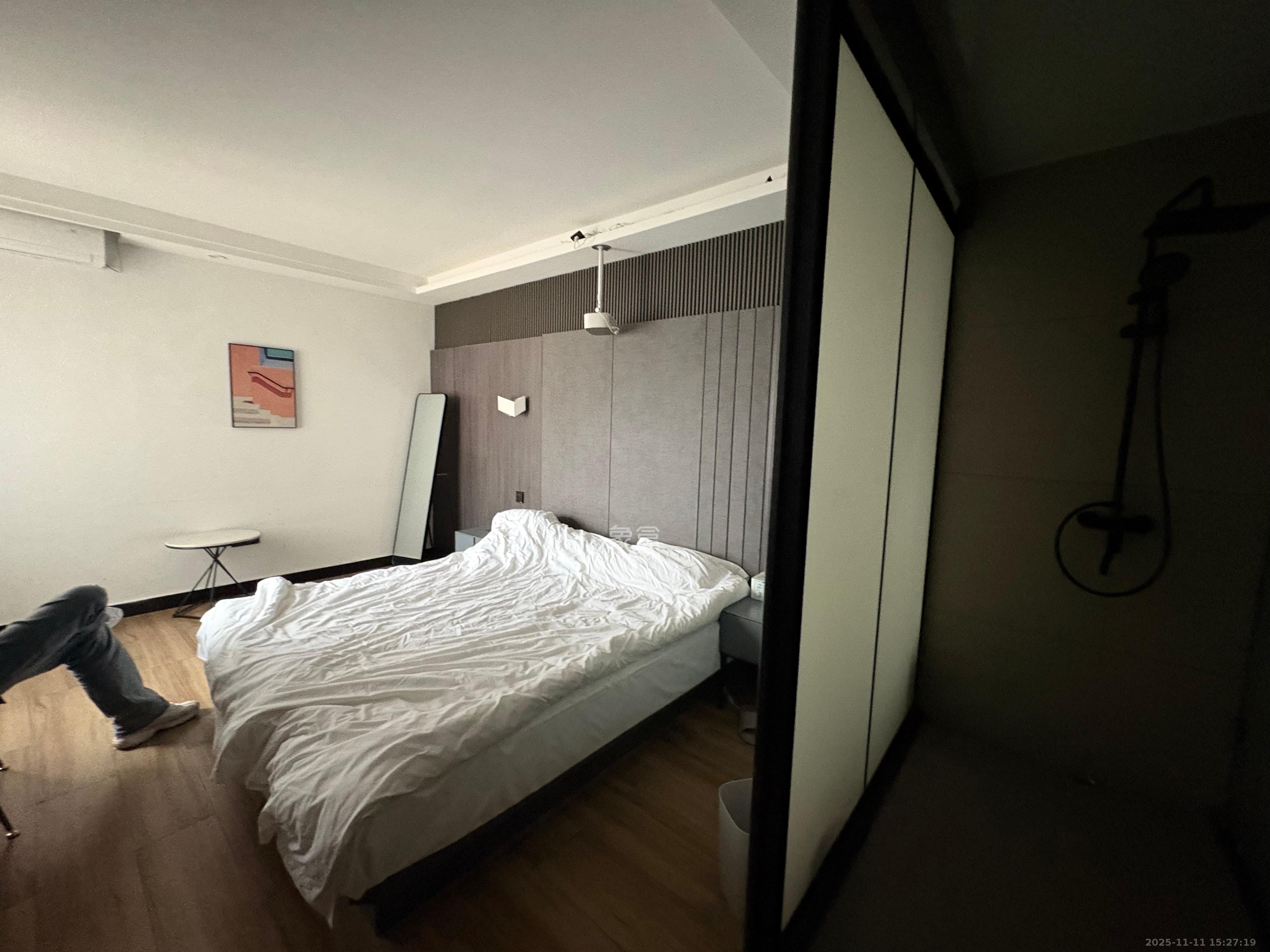 王府井公寓（福源公寓）  4室2厅2卫    5000.0元/月室内图