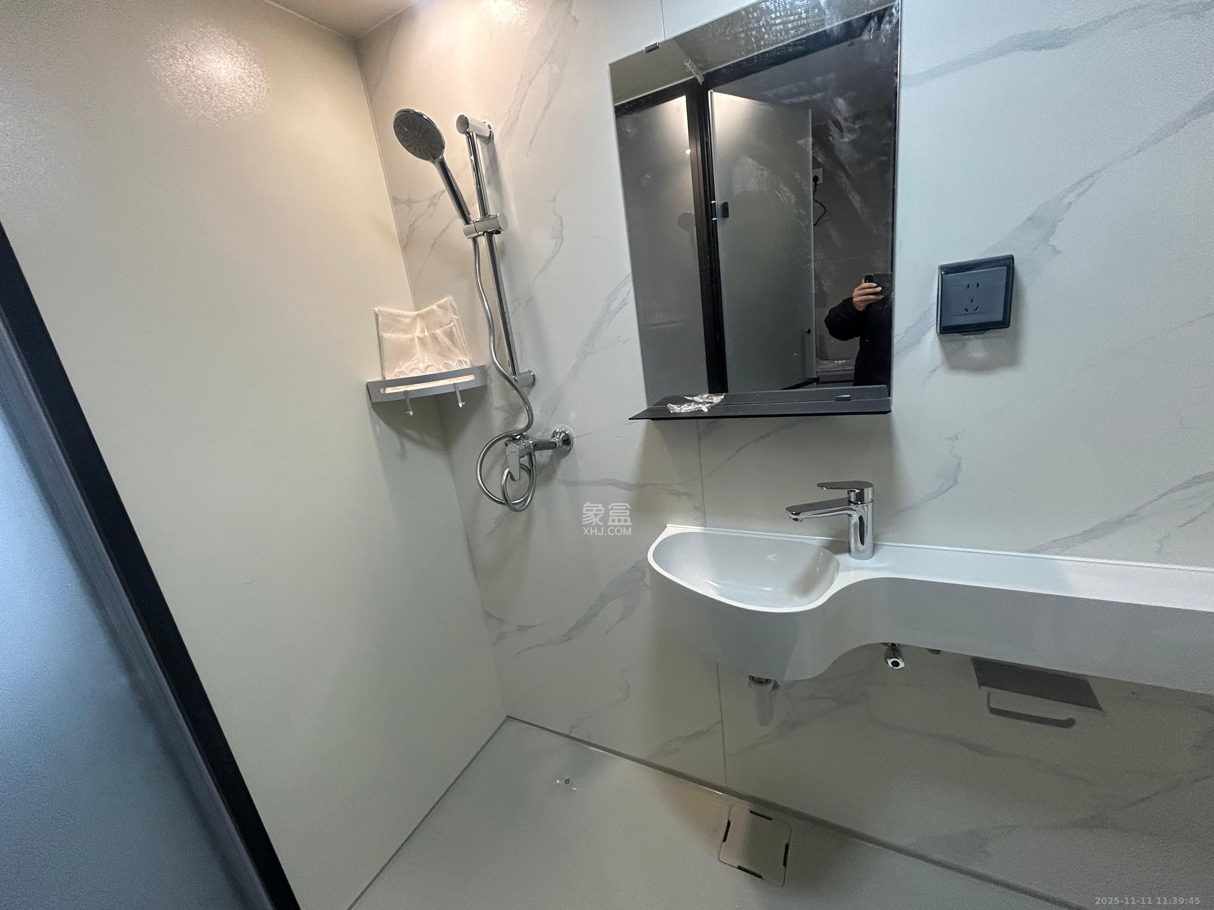 保利中环广场(保利中悦苑) 1室1厅1卫 1400.0元/月 保利中环广场(保利中悦苑) 1室1厅1卫 1400.0元/月室内图