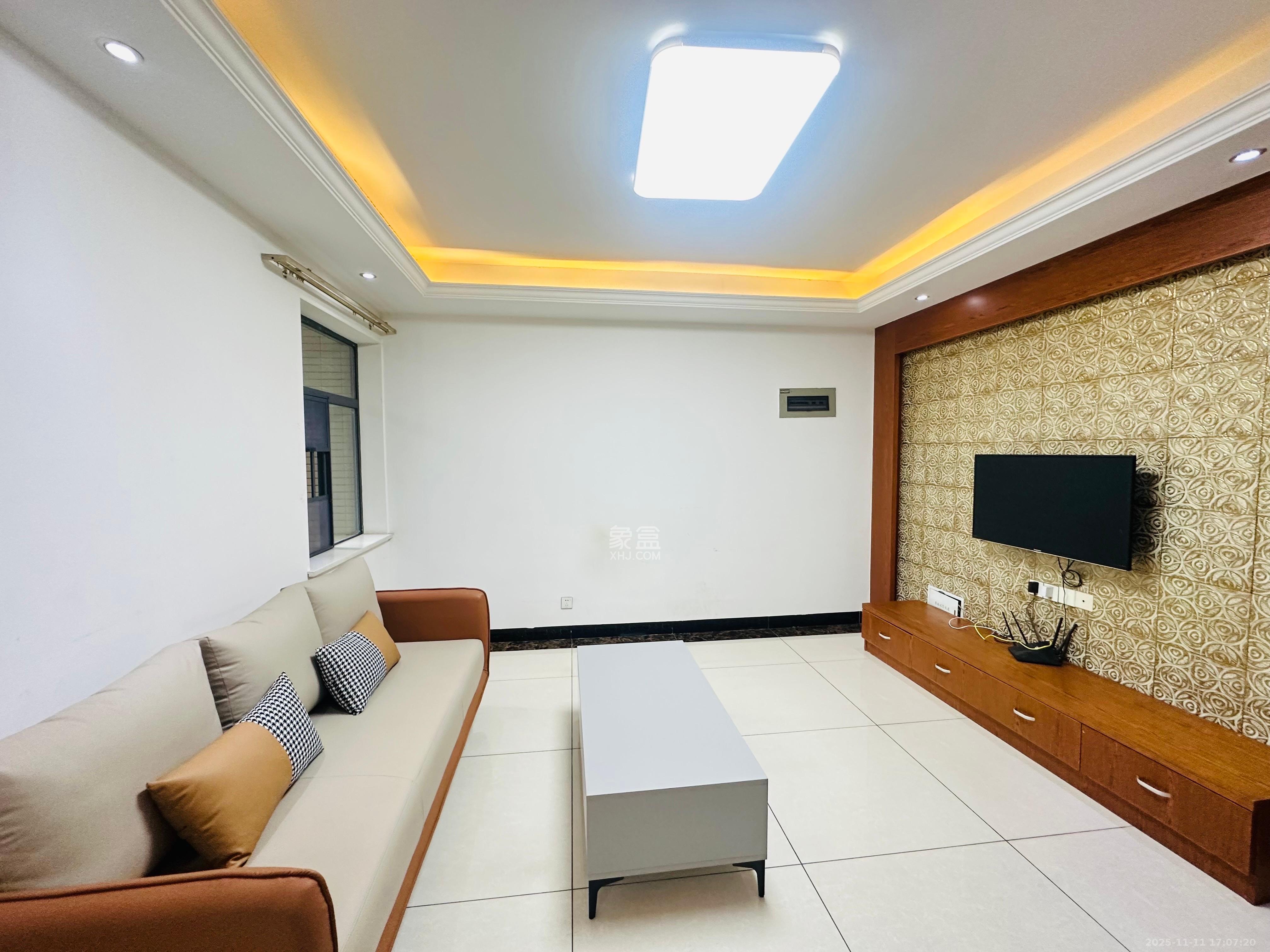 茶山馨苑  2室2厅1卫    2300.0元/月室内图1