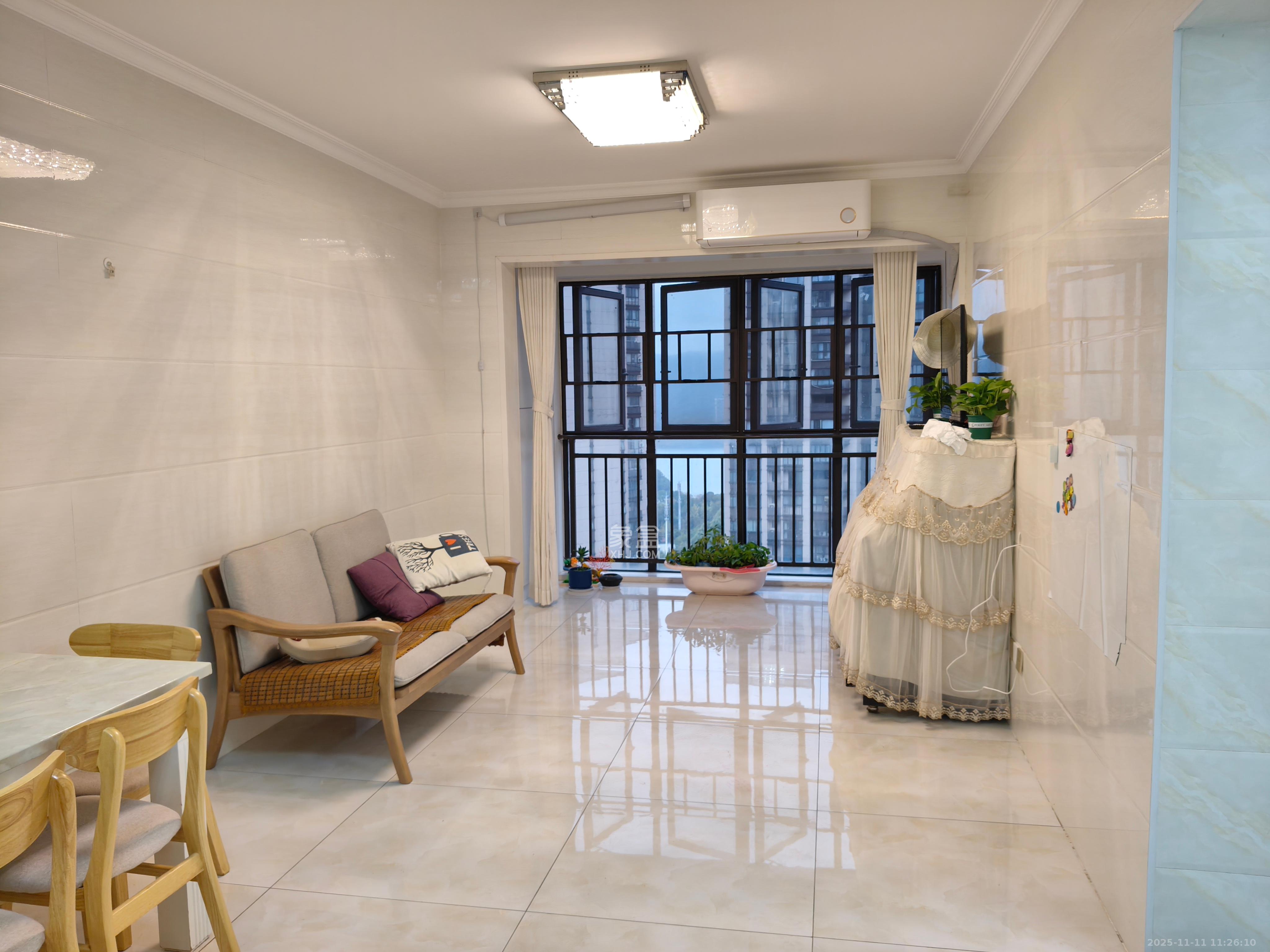 和泓梅溪四季  3室2厅1卫    2200.0元/月