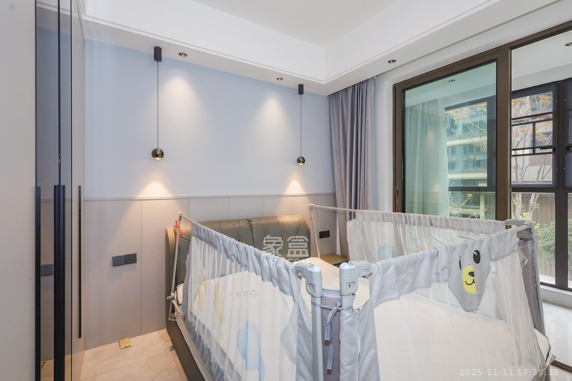 正荣滨江紫阙台  4室2厅3卫    330.0万卧室