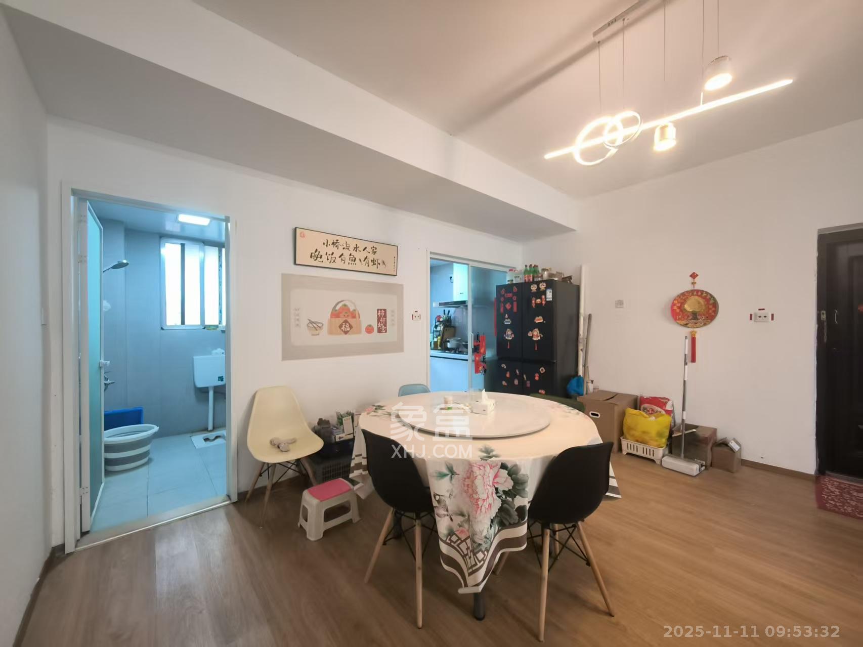 星沙商业步行街 4室2厅2卫 1700.0元/月 星沙商业步行街 4室2厅2卫 1700.0元/月室内图