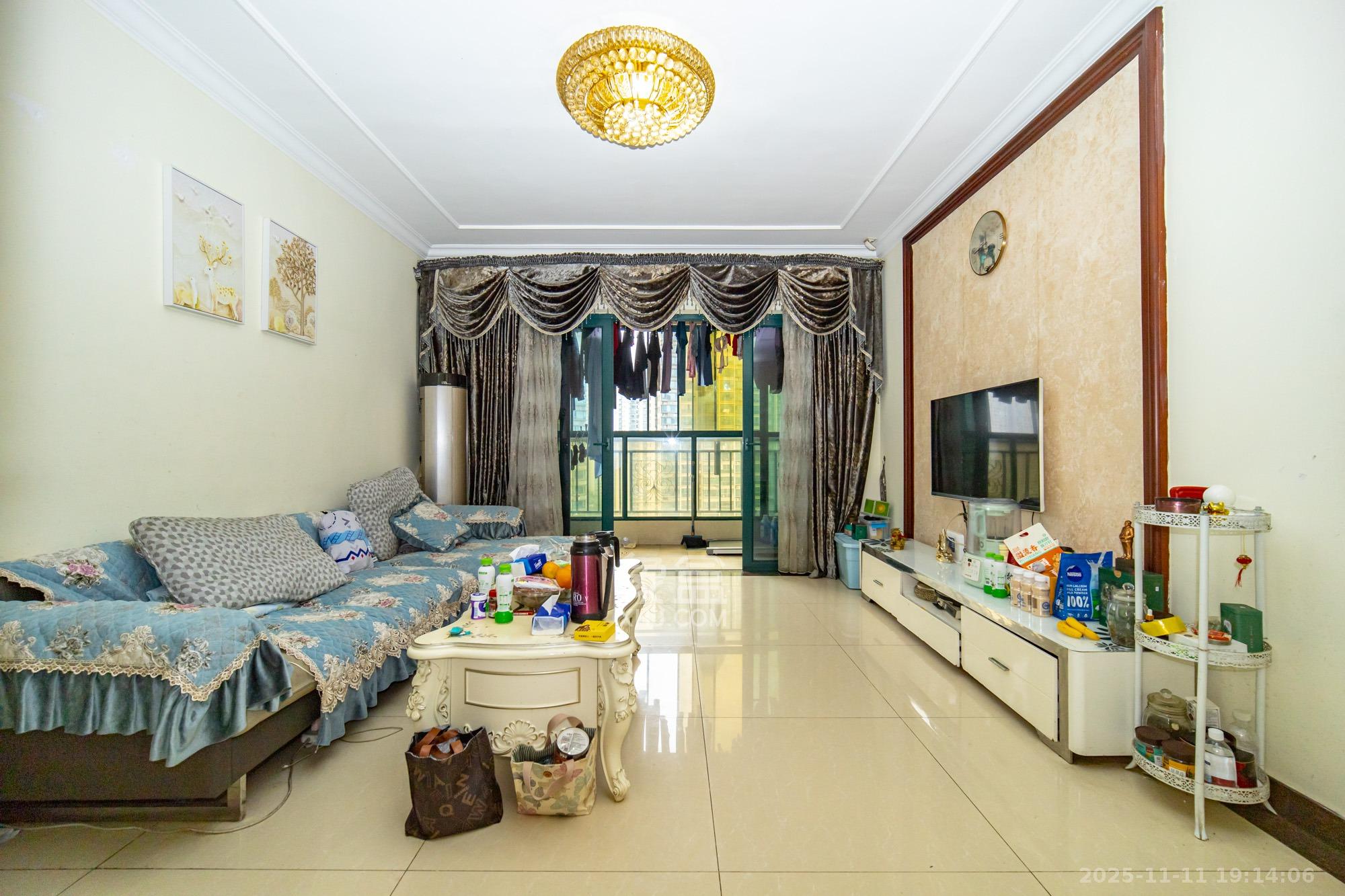 恒大雅苑 3室2厅1卫 85.0万 恒大雅苑 3室2厅1卫 85.0万客厅