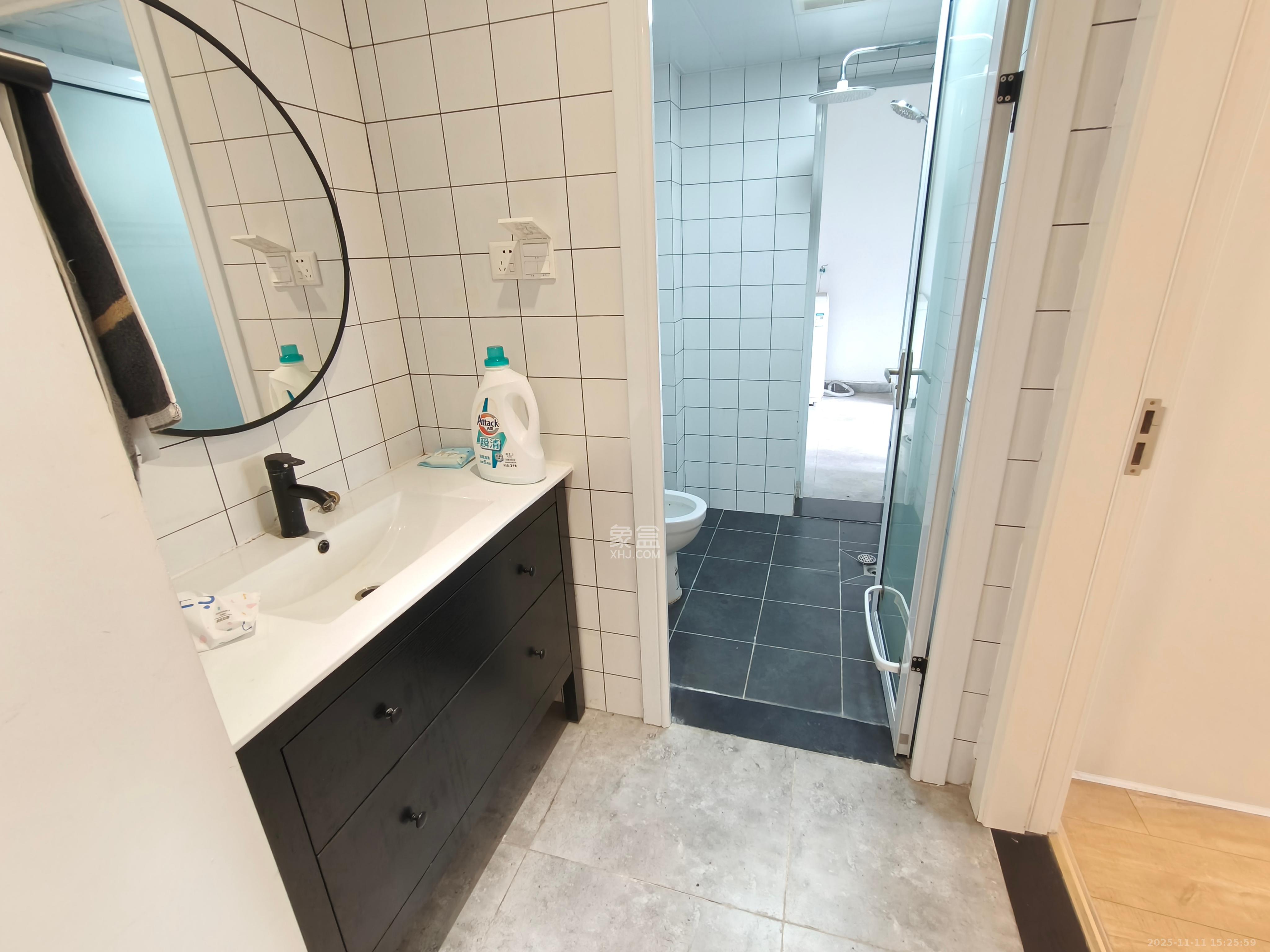 上园商住小区  3室2厅1卫    3200.0元/月室内图