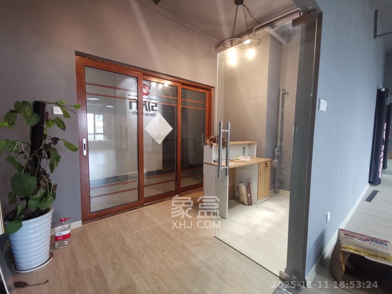 荣悦台  1室1厅1卫    2200.0元/月室内图