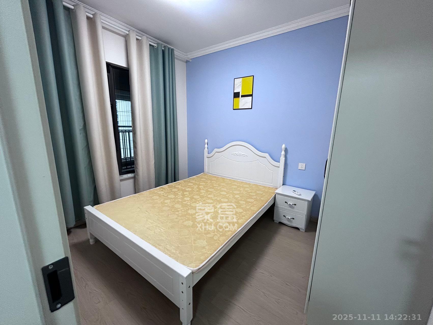 阳光城尚东湾蓝莓苑 3室2厅1卫 2500.0元/月 阳光城尚东湾蓝莓苑 3室2厅1卫 2500.0元/月室内图