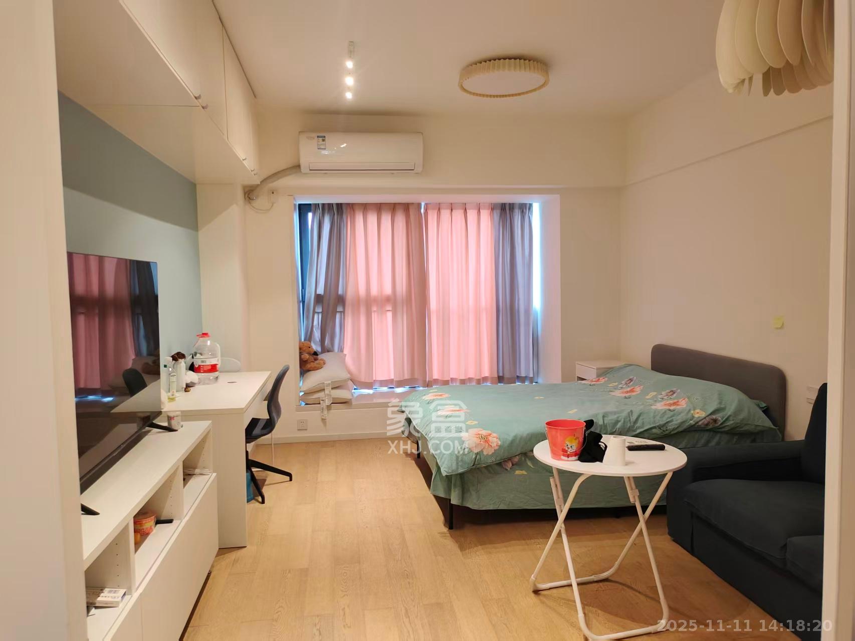 荟聚之光  1室1厅1卫    2200.0元/月