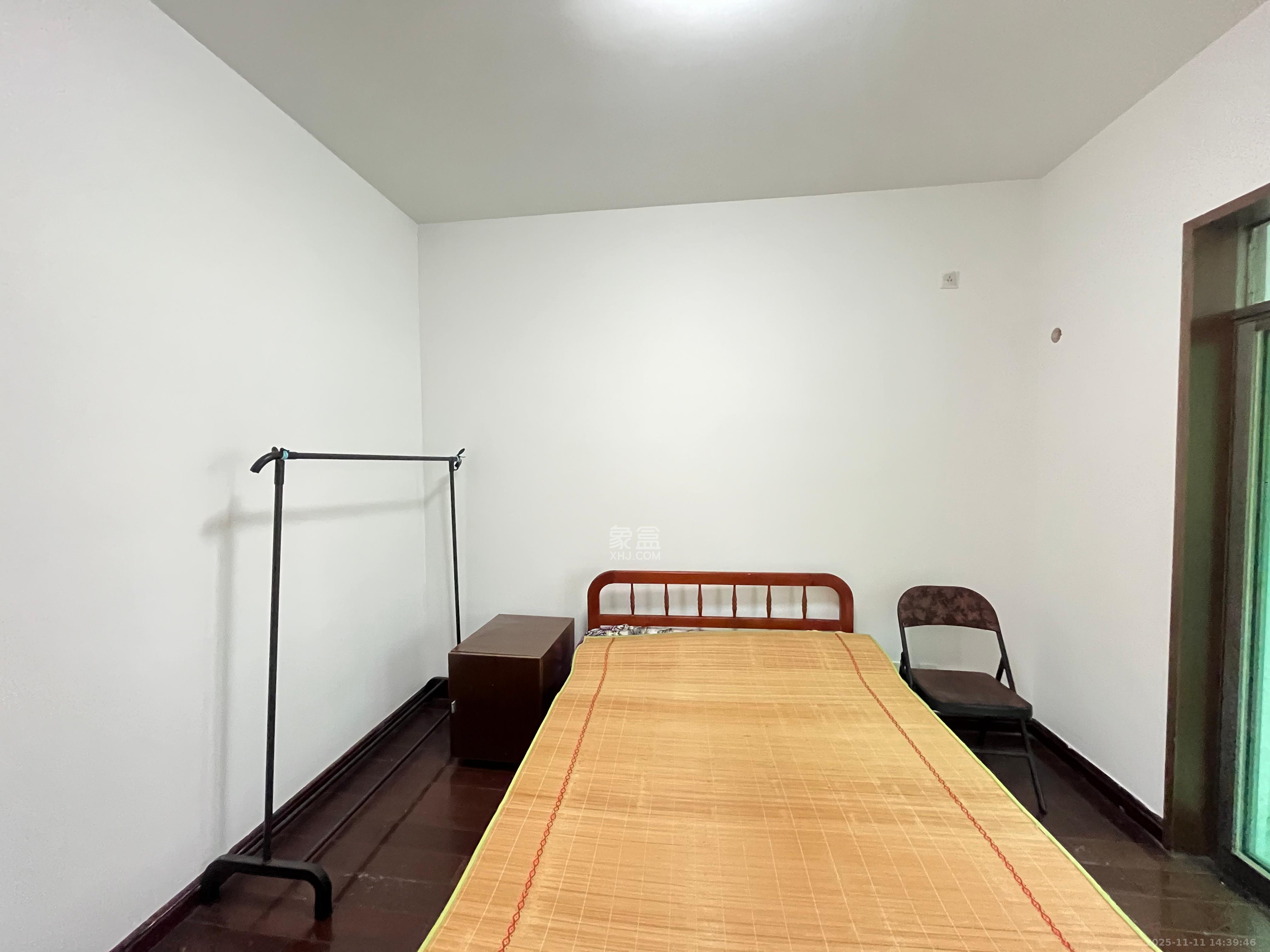 长沙市邮政宿舍（古汉邮局宿舍）  4室2厅2卫    2700.0元/月室内图