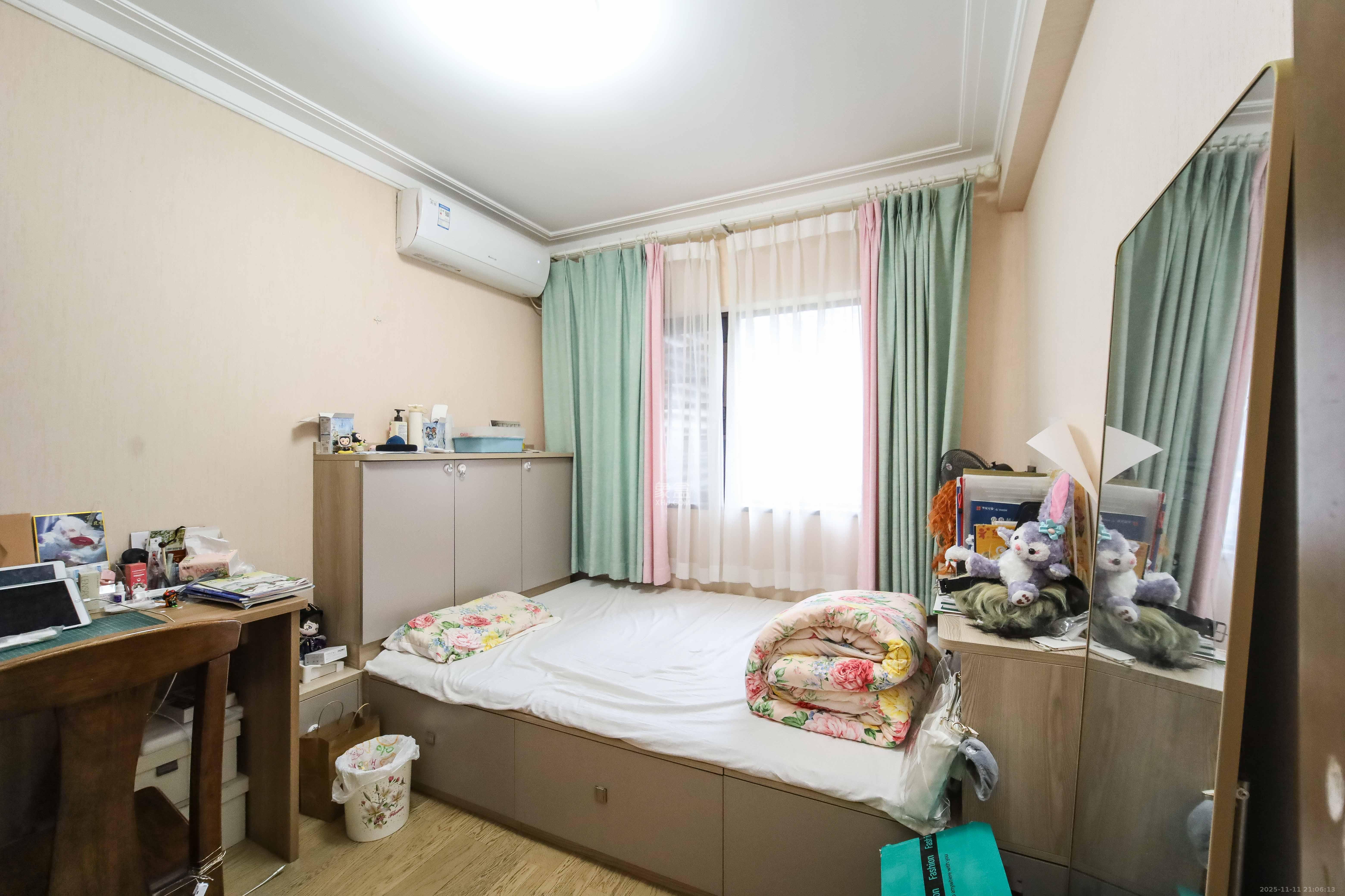 万科金域蓝湾 4室2厅2卫 159.0万 万科金域蓝湾 4室2厅2卫 159.0万卧室