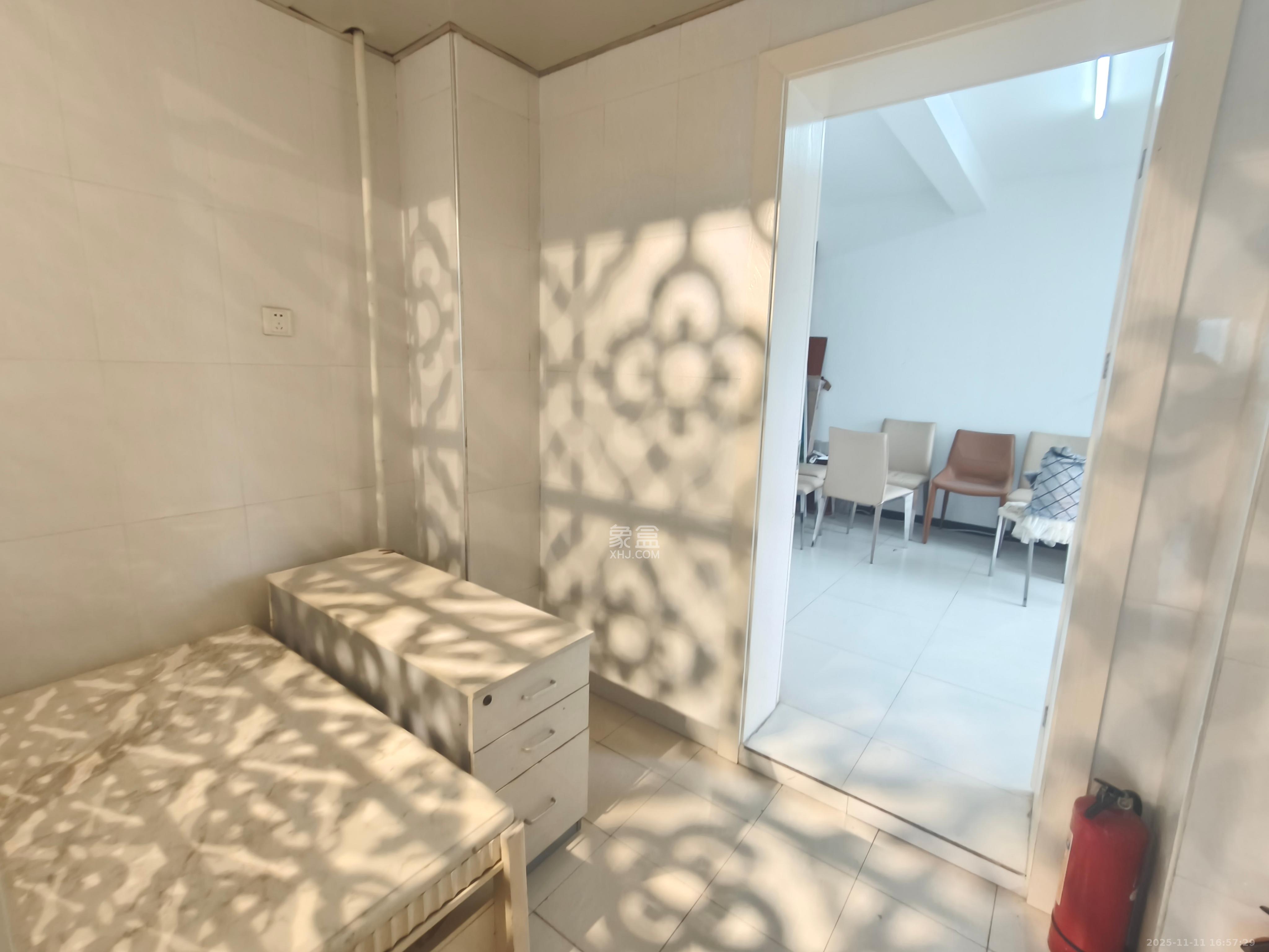 香颂国际 3室1厅1卫 1700.0元/月 香颂国际 3室1厅1卫 1700.0元/月室内图