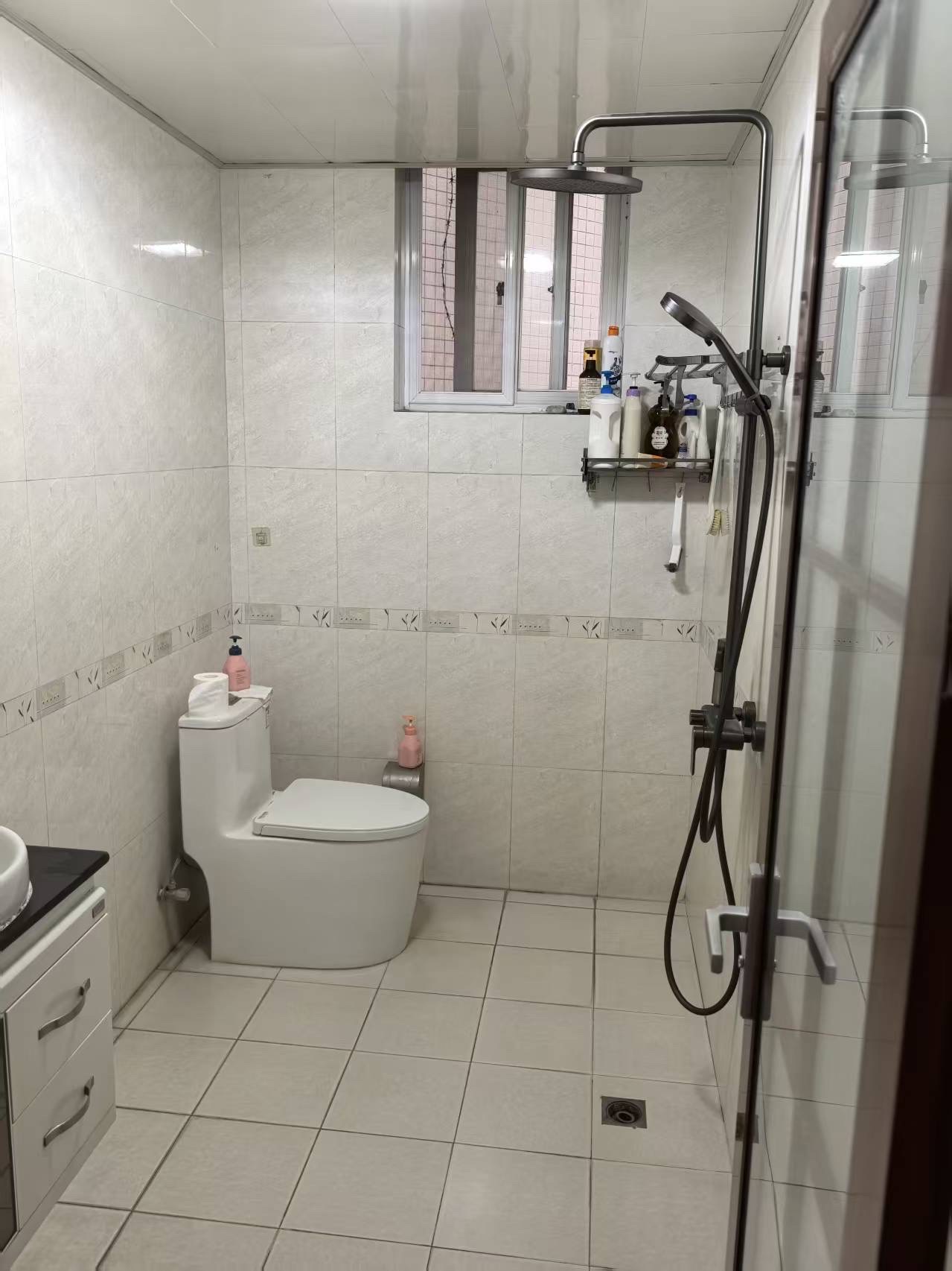 金域湾畔 4室2厅2卫 160.0万 金域湾畔 4室2厅2卫 160.0万客厅