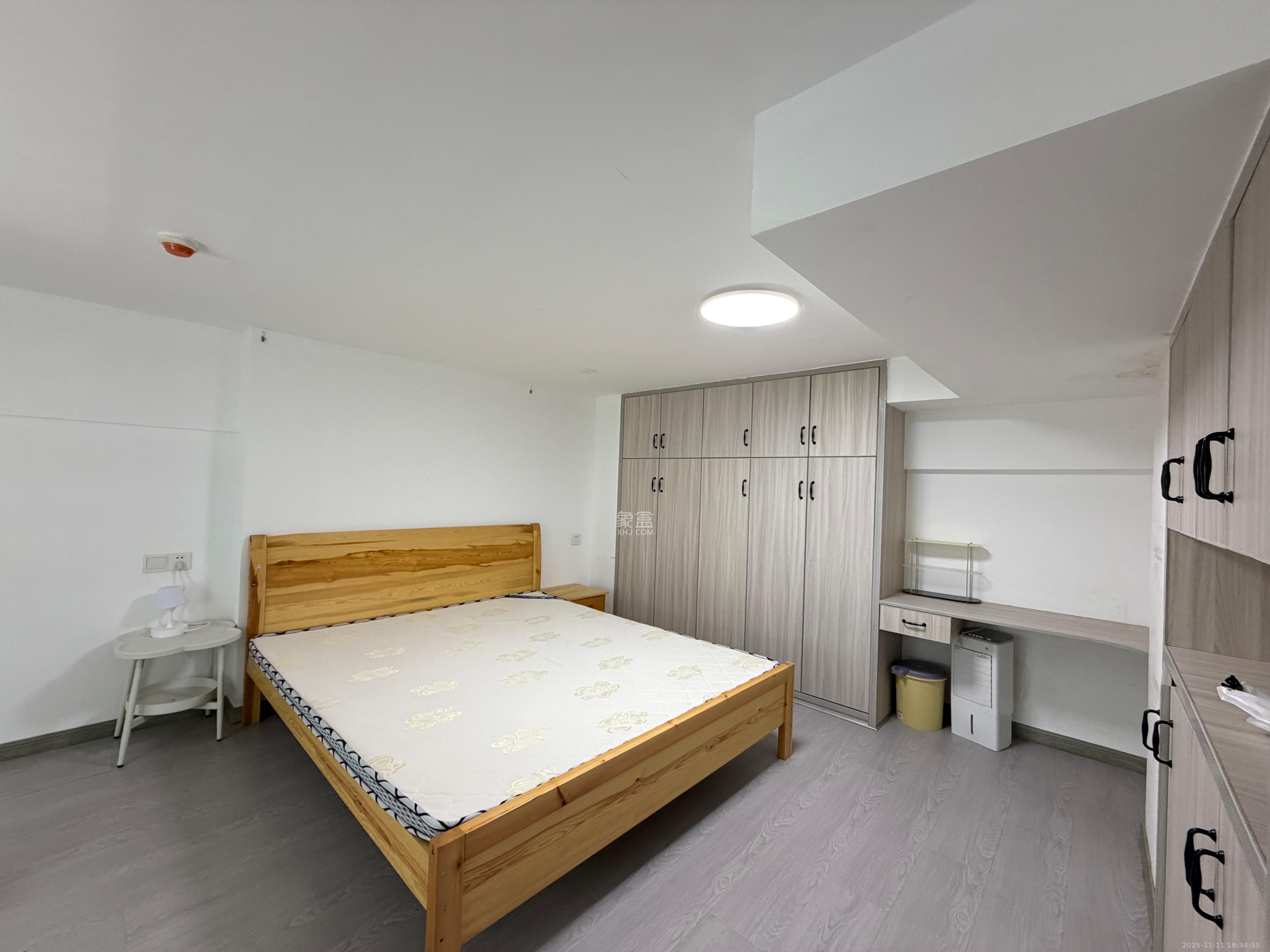 荣盛花语书苑 1室1厅1卫 2000.0元/月 荣盛花语书苑 1室1厅1卫 2000.0元/月室内图