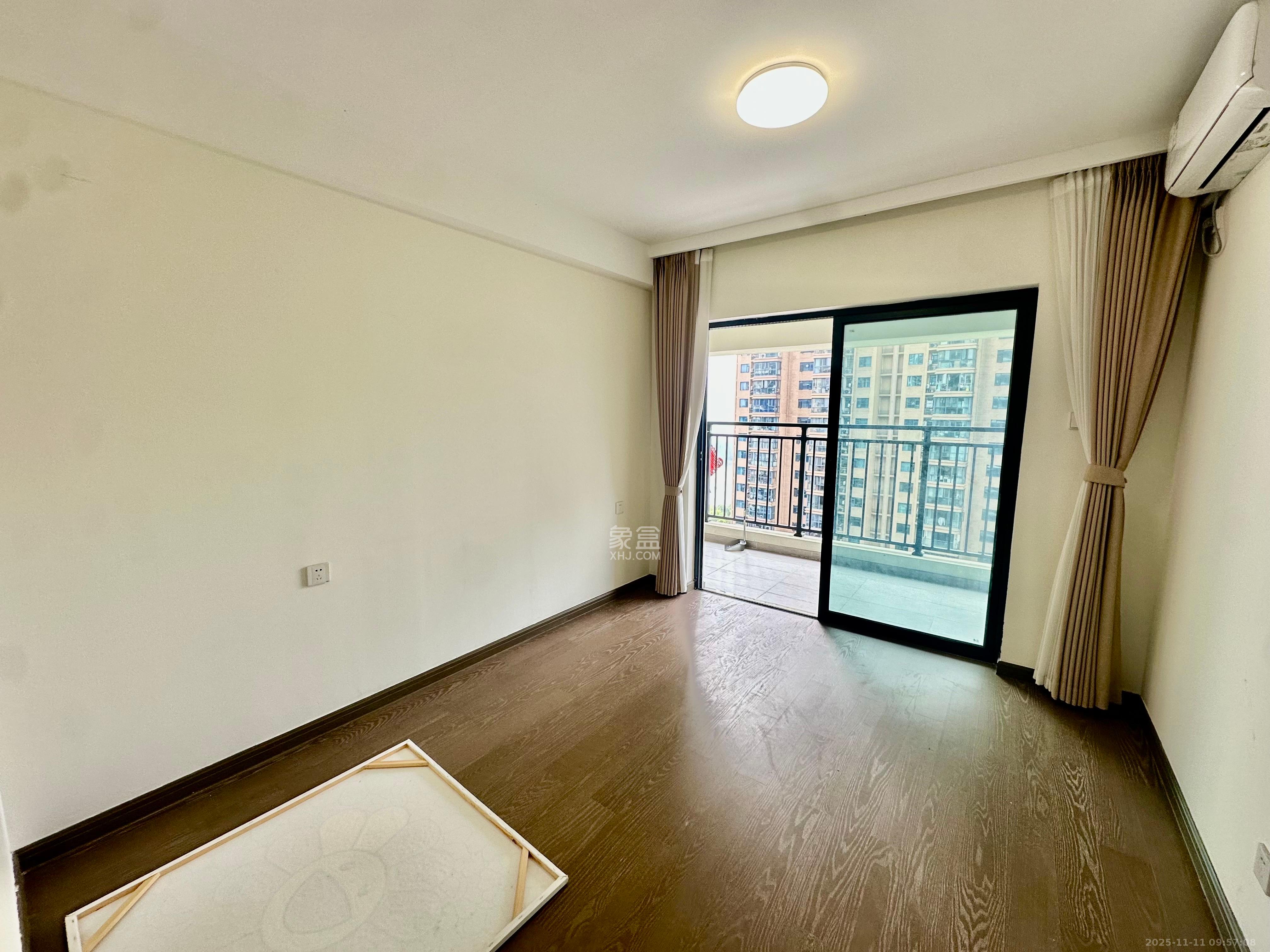 滨江府1913 4室2厅2卫 4800.0元/月 滨江府1913 4室2厅2卫 4800.0元/月室内图