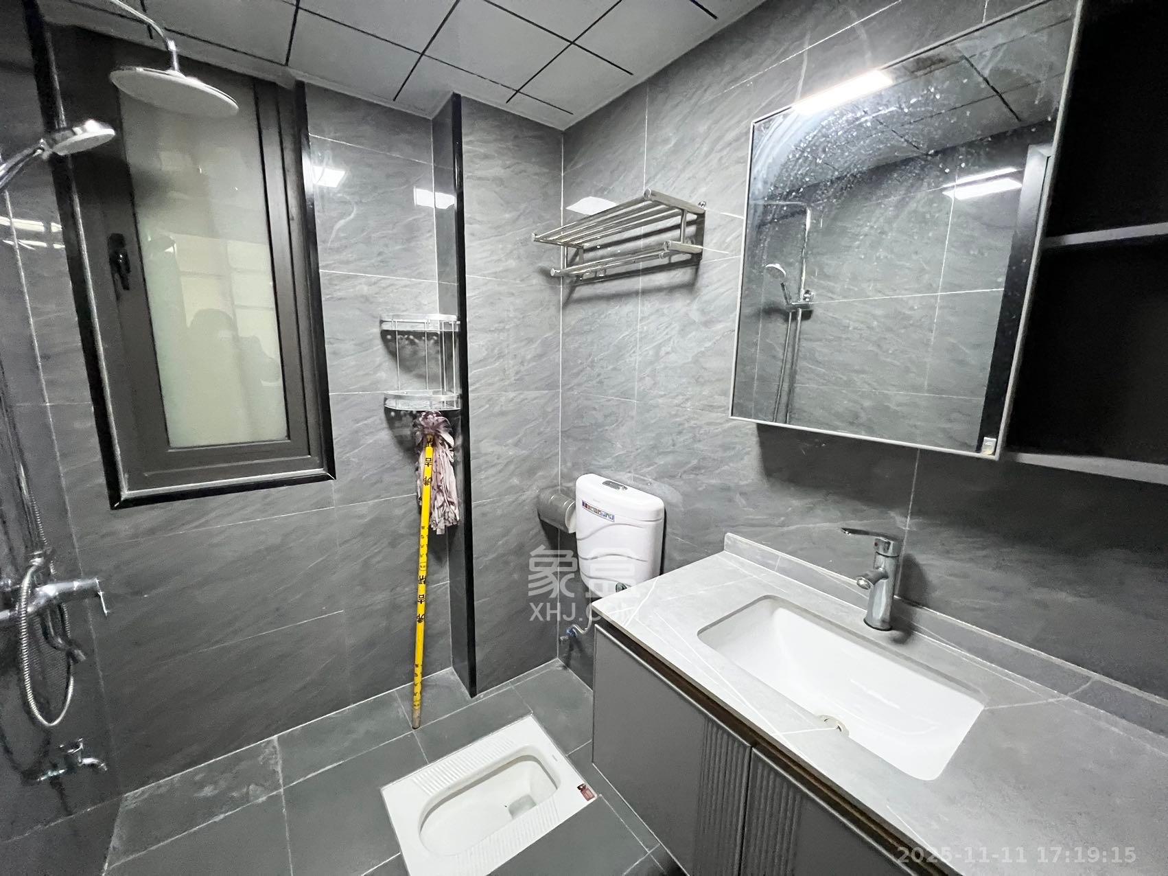 东合新苑  2室2厅1卫    2100.0元/月室内图