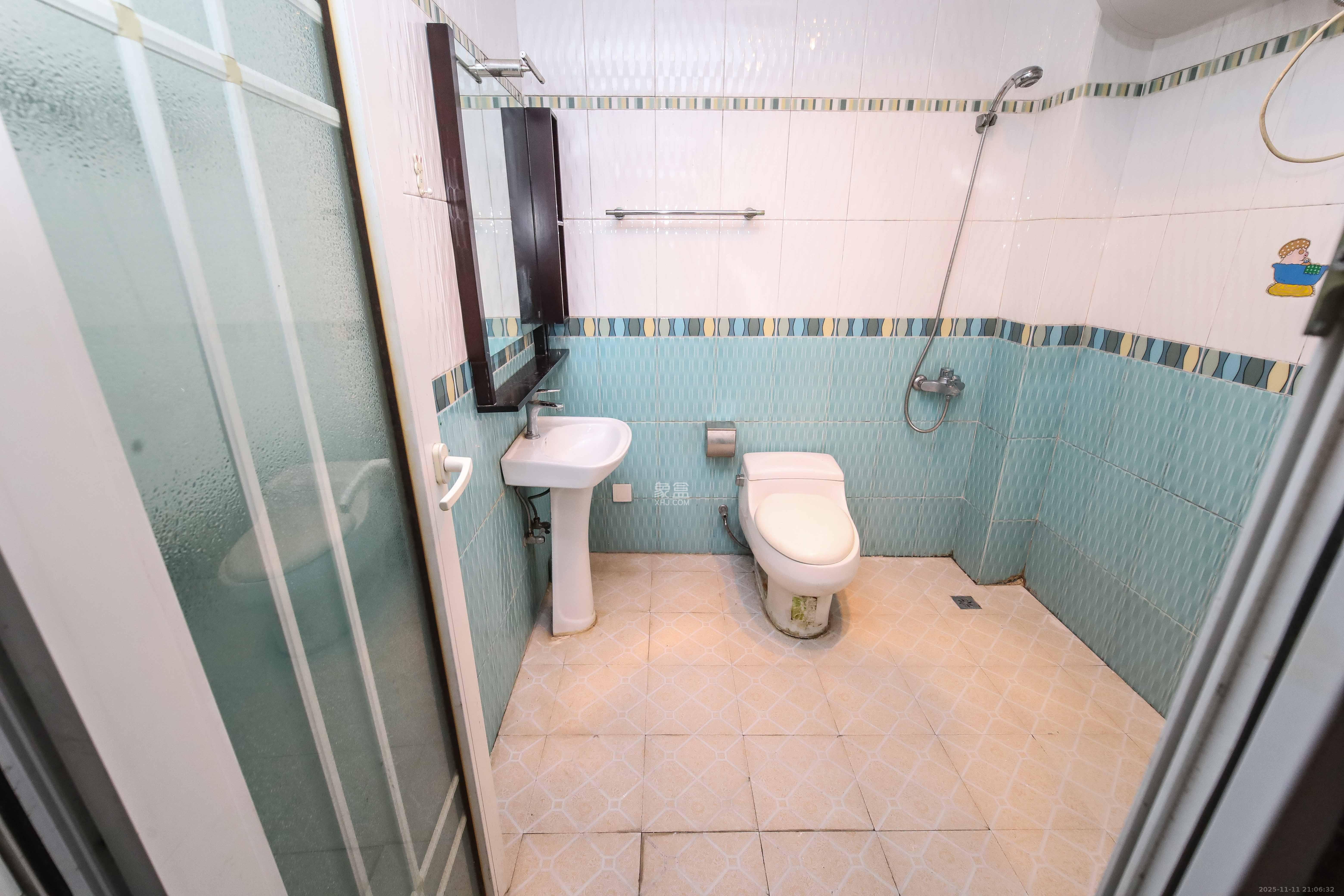 长沙市邮政宿舍(古汉邮局宿舍) 4室2厅2卫 92.8万 长沙市邮政宿舍(古汉邮局宿舍) 4室2厅2卫 92.8万卫生间