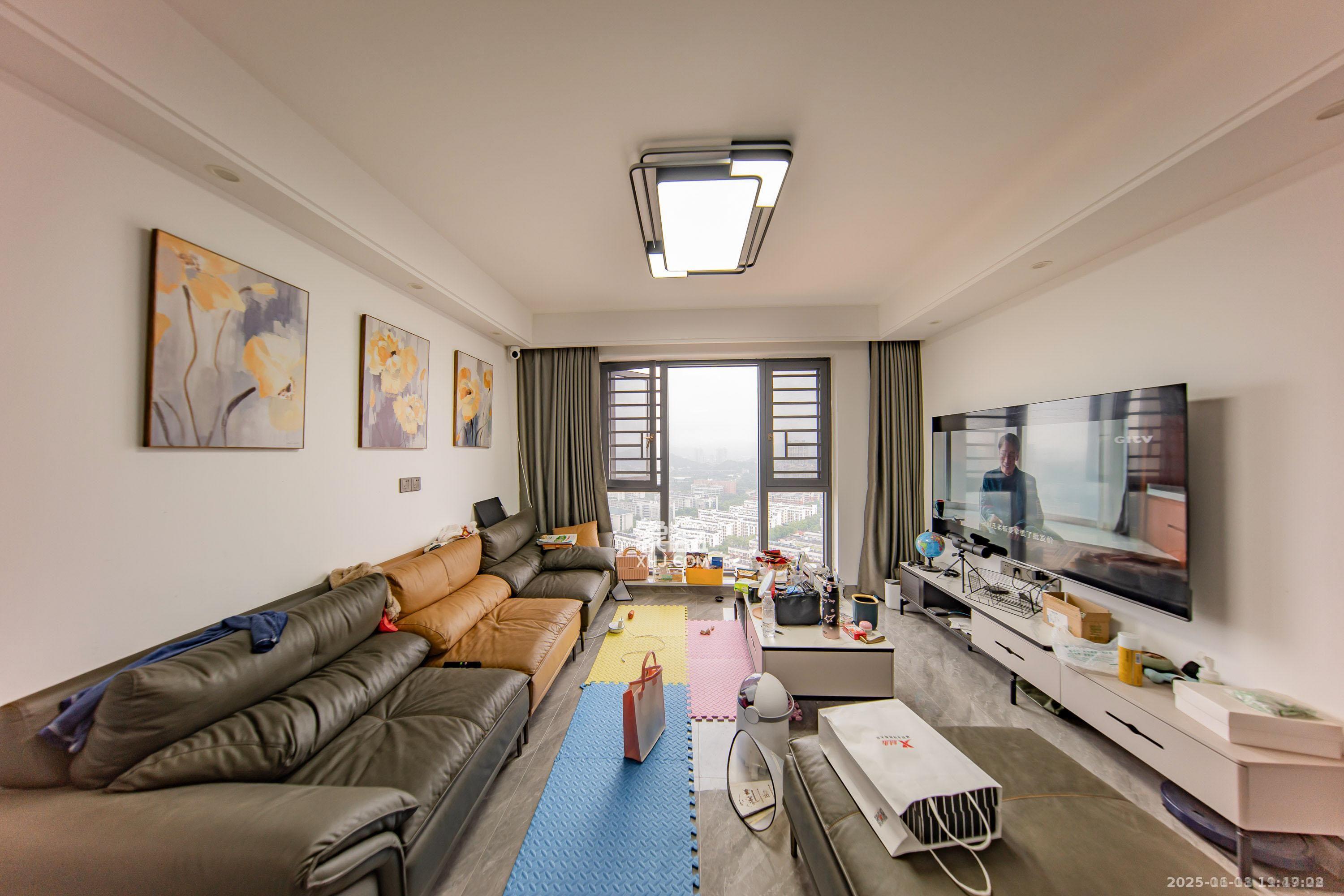 枫华府第 3室2厅1卫 2300.0元/月 枫华府第 3室2厅1卫 2300.0元/月室内图