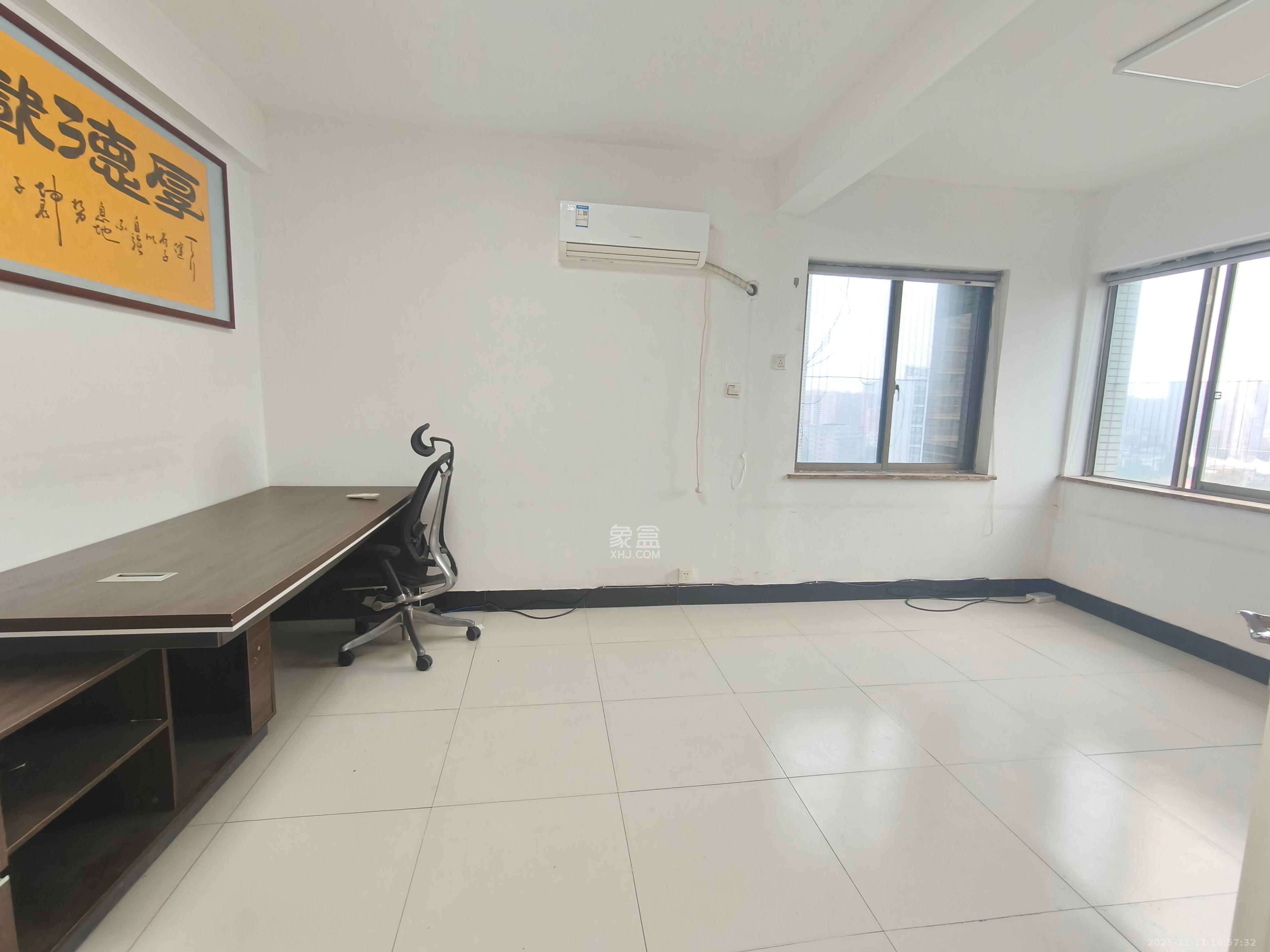 香颂国际  3室1厅1卫    1700.0元/月室内图