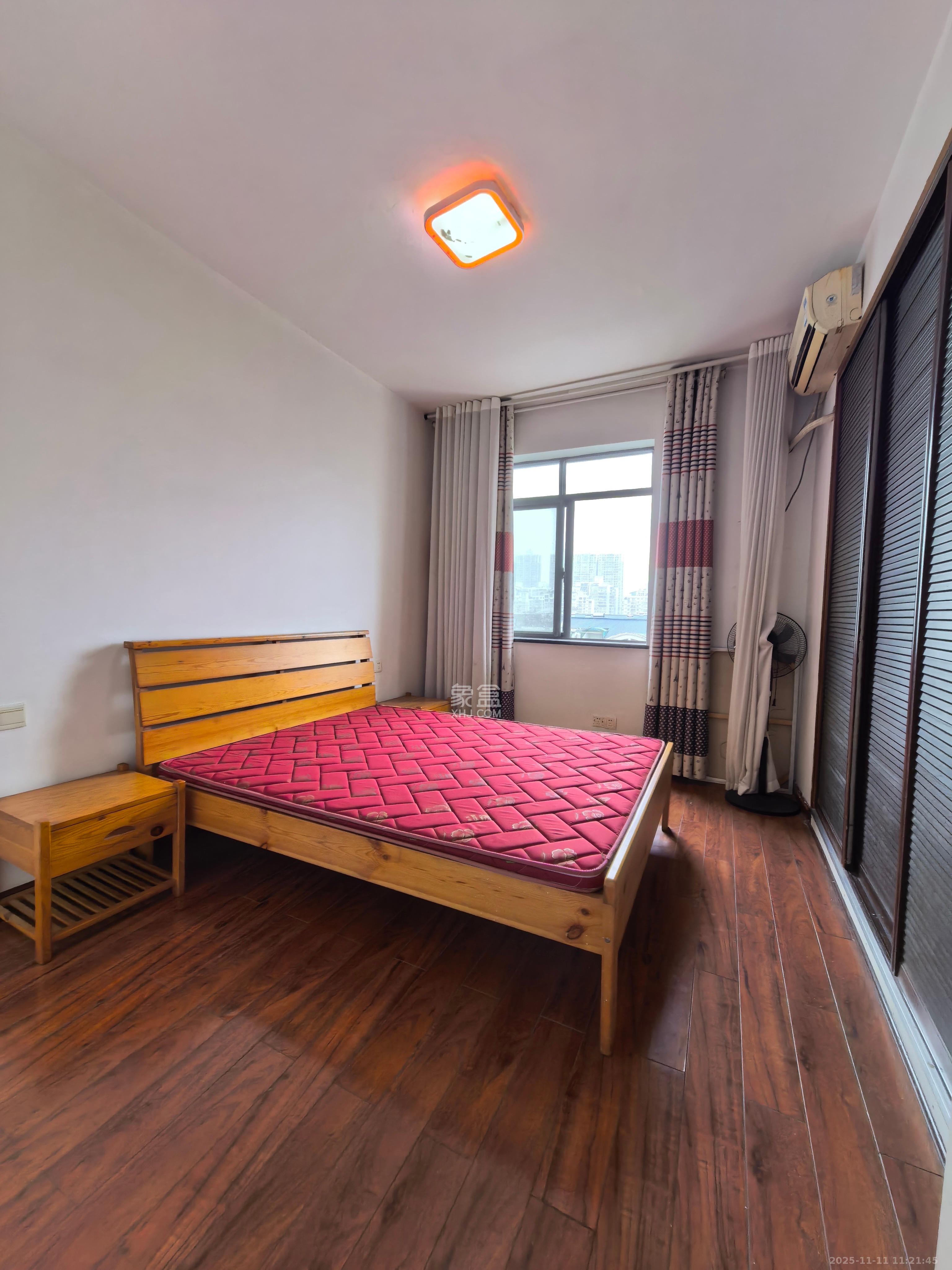 万煦园  3室2厅2卫    2800.0元/月室内图