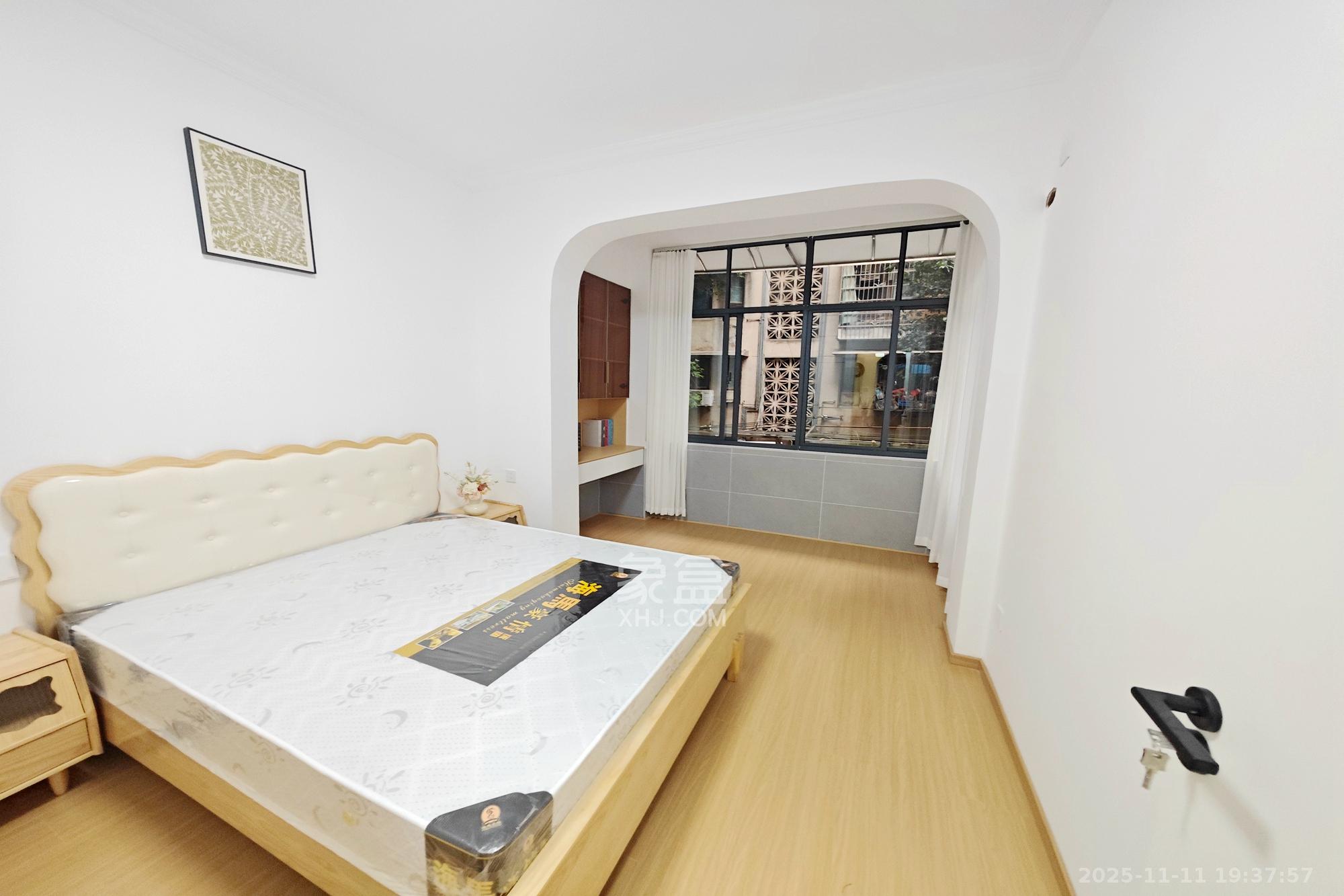 长重机械厂宿舍 2室2厅1卫 46.8万 长重机械厂宿舍 2室2厅1卫 46.8万卧室