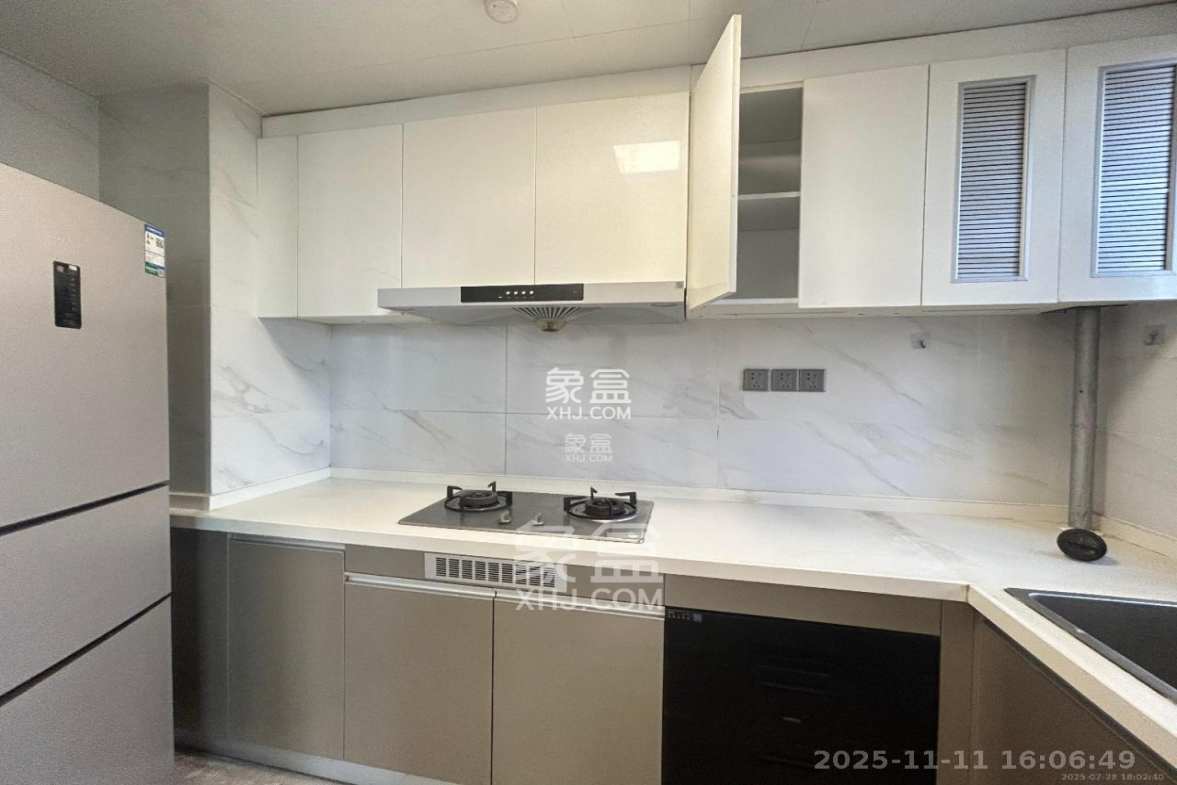 招商华发依云曦城 4室2厅2卫 2700.0元/月 招商华发依云曦城 4室2厅2卫 2700.0元/月室内图