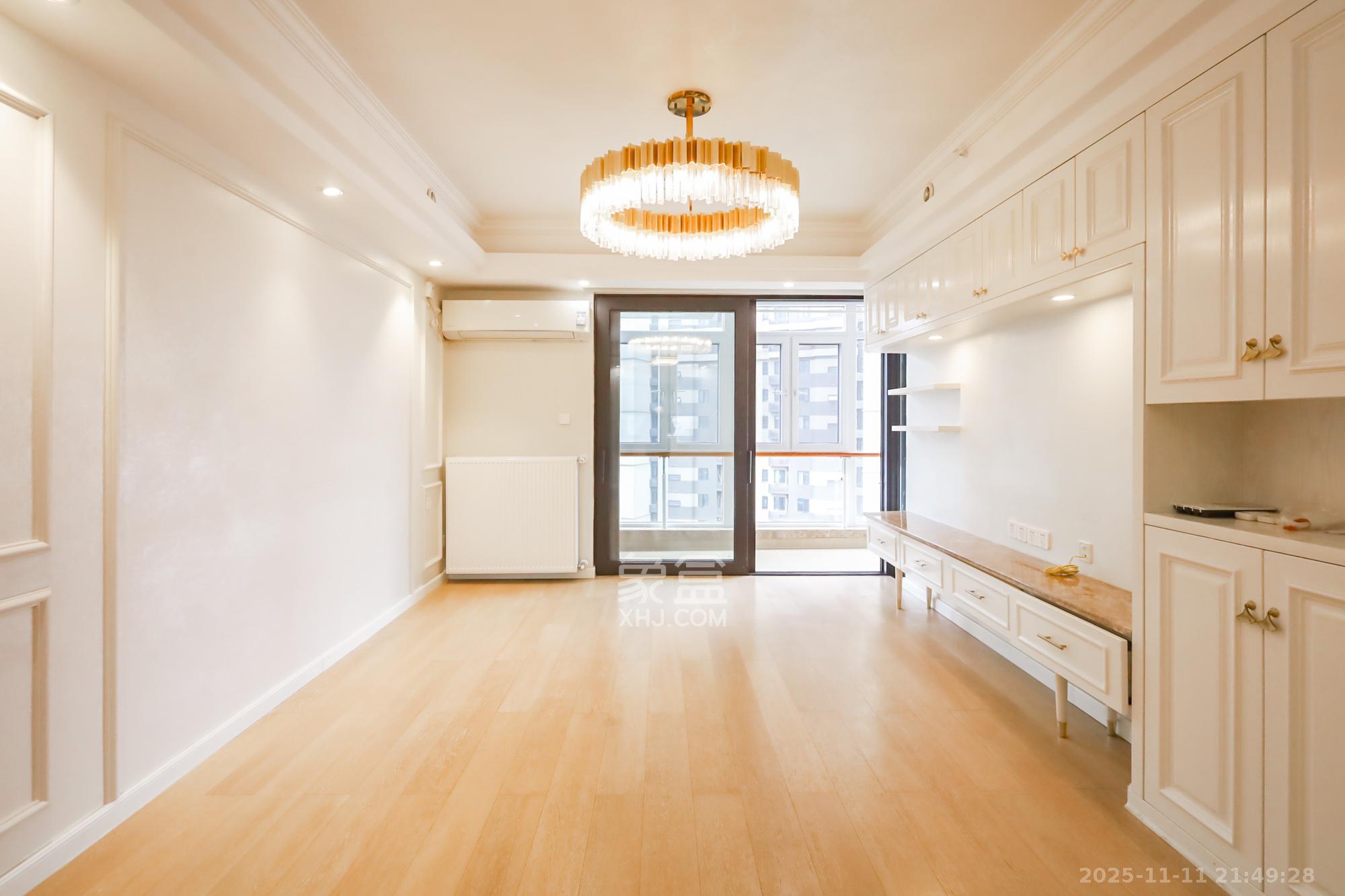 万科里金域国际  4室2厅2卫    219.0万