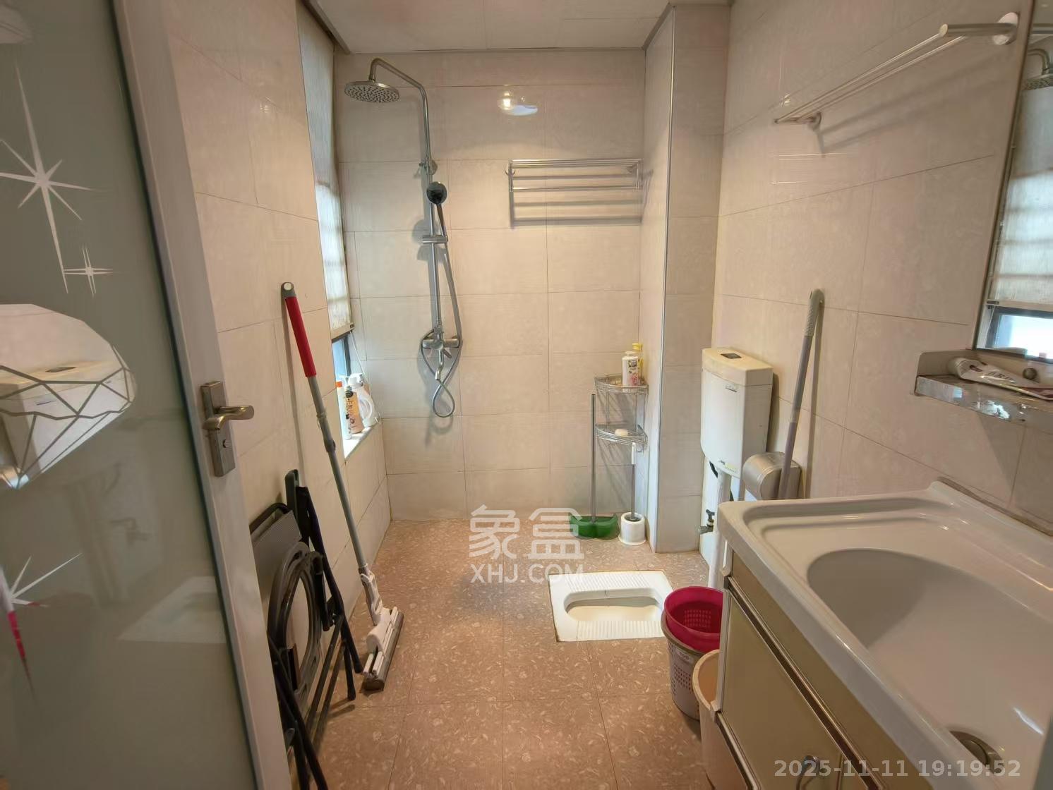 华润凤凰城二期 3室2厅1卫 1800.0元/月 华润凤凰城二期 3室2厅1卫 1800.0元/月室内图