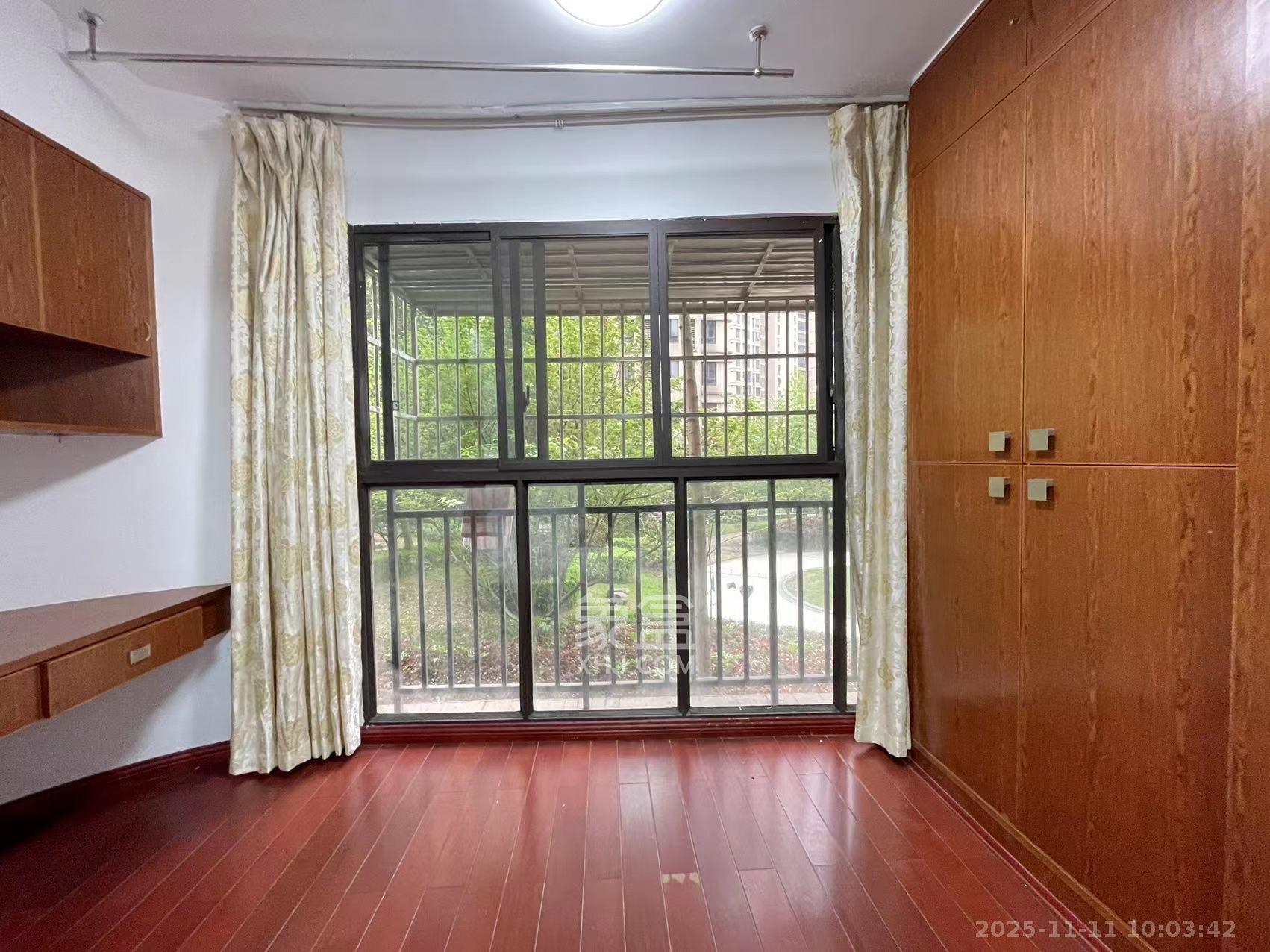 保利麓谷林语D区  1室2厅1卫    2000.0元/月室内图