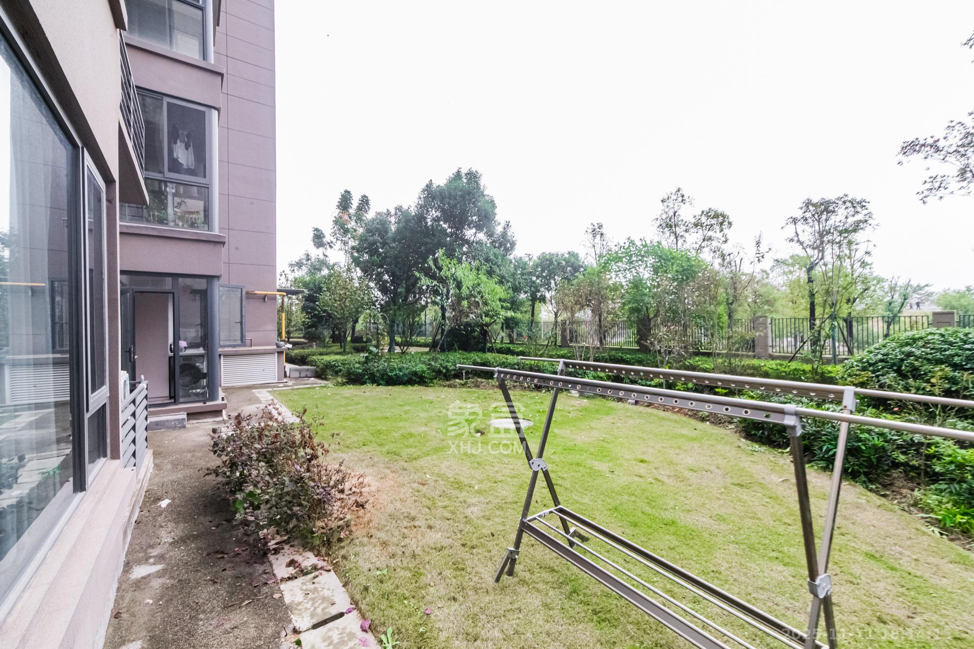 长房雍景湾 4室2厅2卫 180.0万 长房雍景湾 4室2厅2卫 180.0万其他