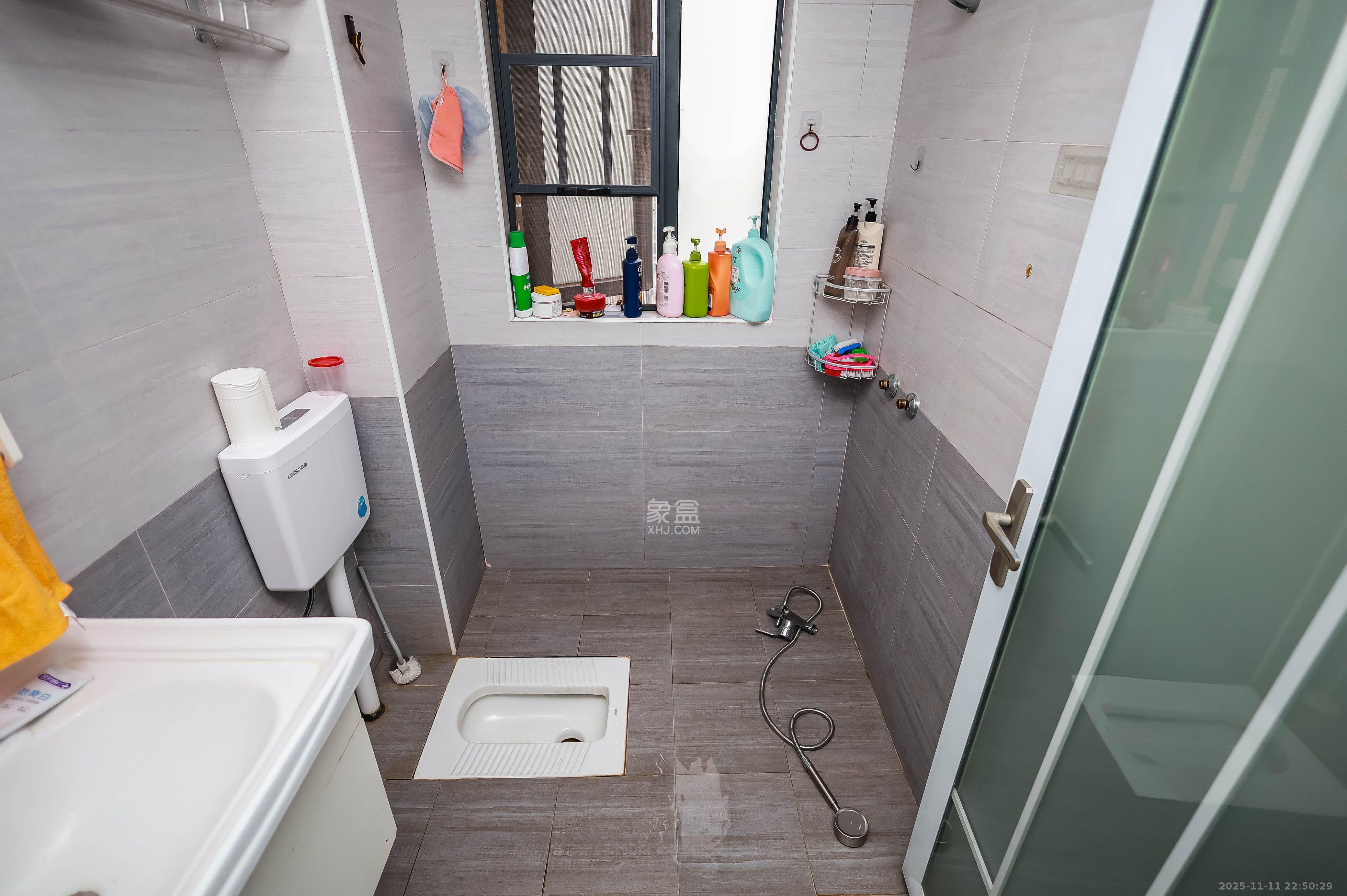 长房云时代  3室2厅1卫    2300.0元/月室内图