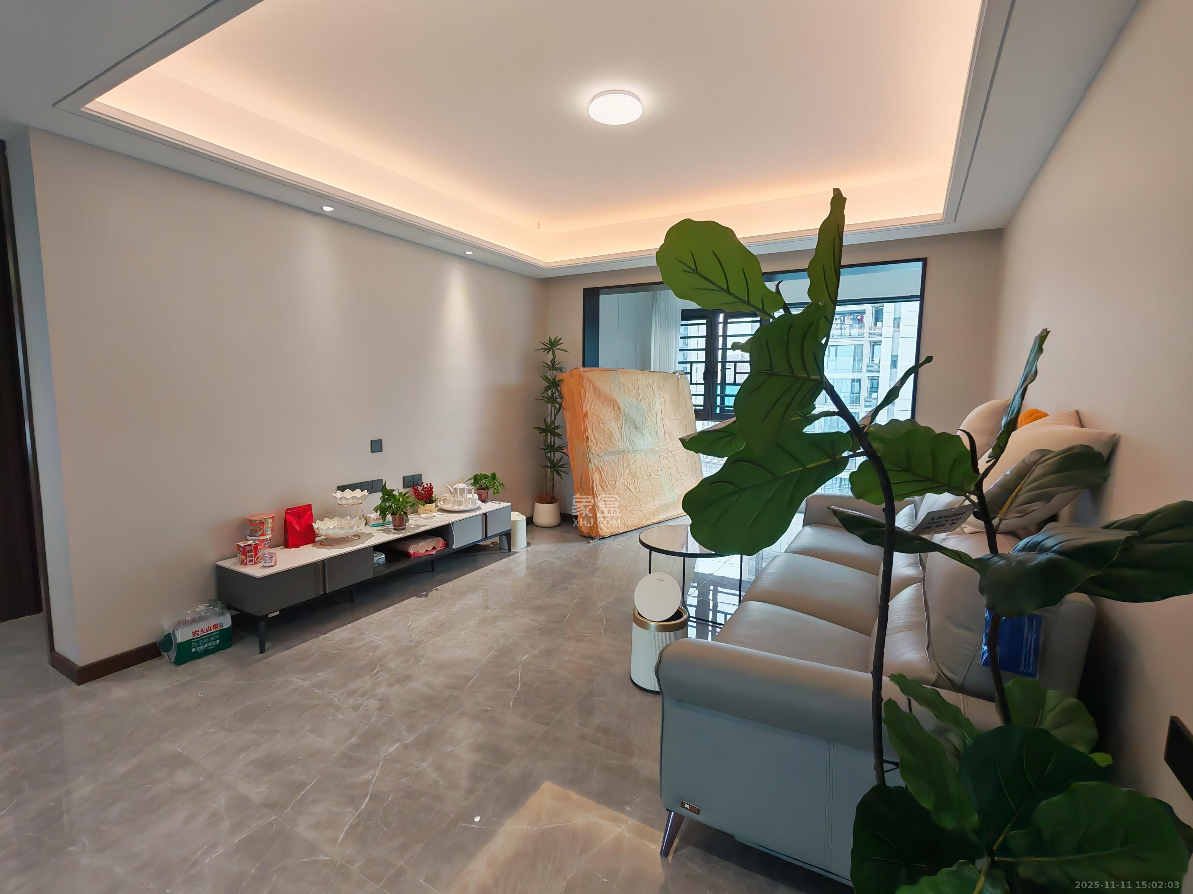 卓越洋湖晴翠  4室1厅1卫    4000.0元/月室内图