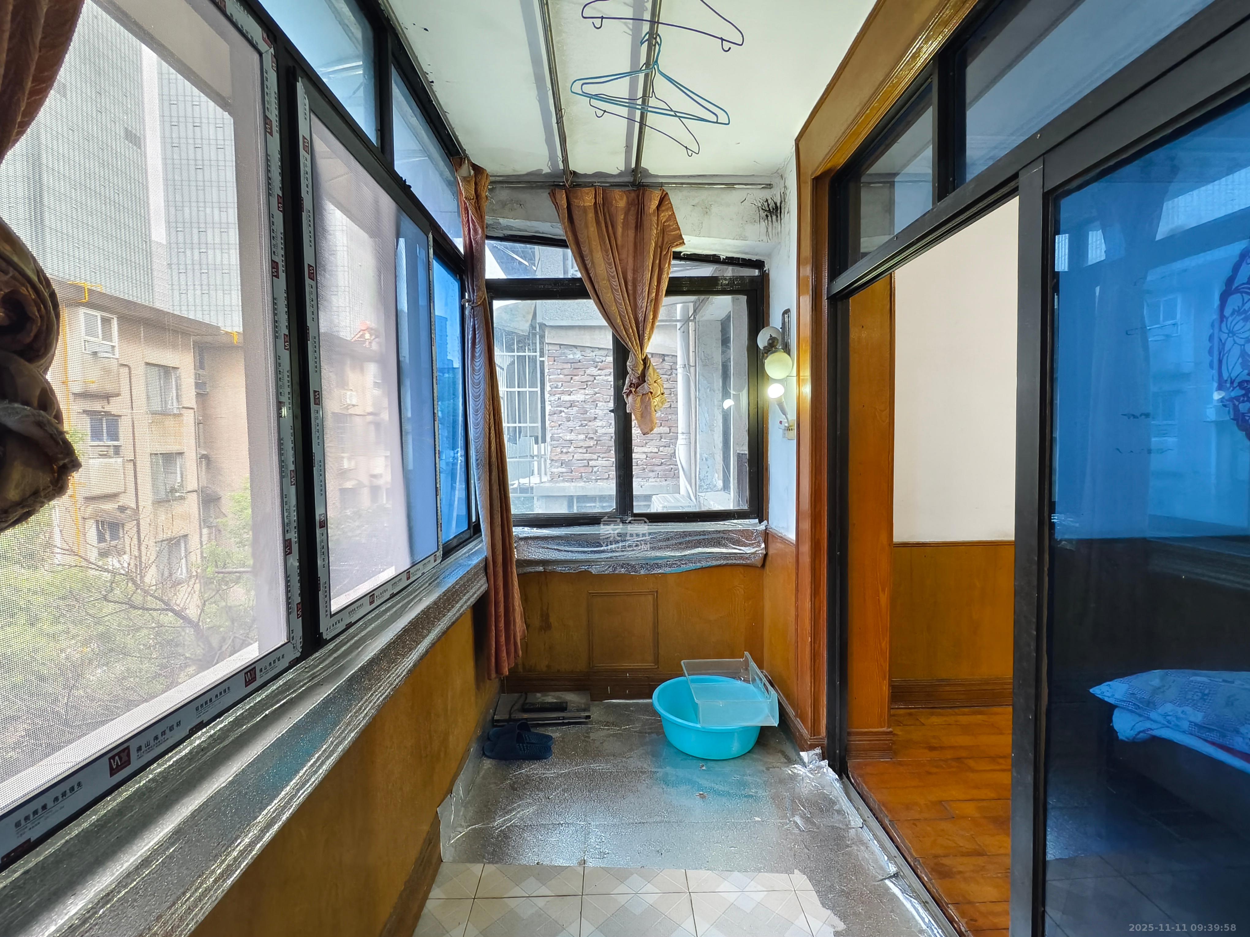 国庆新村  2室1厅1卫    1400.0元/月室内图