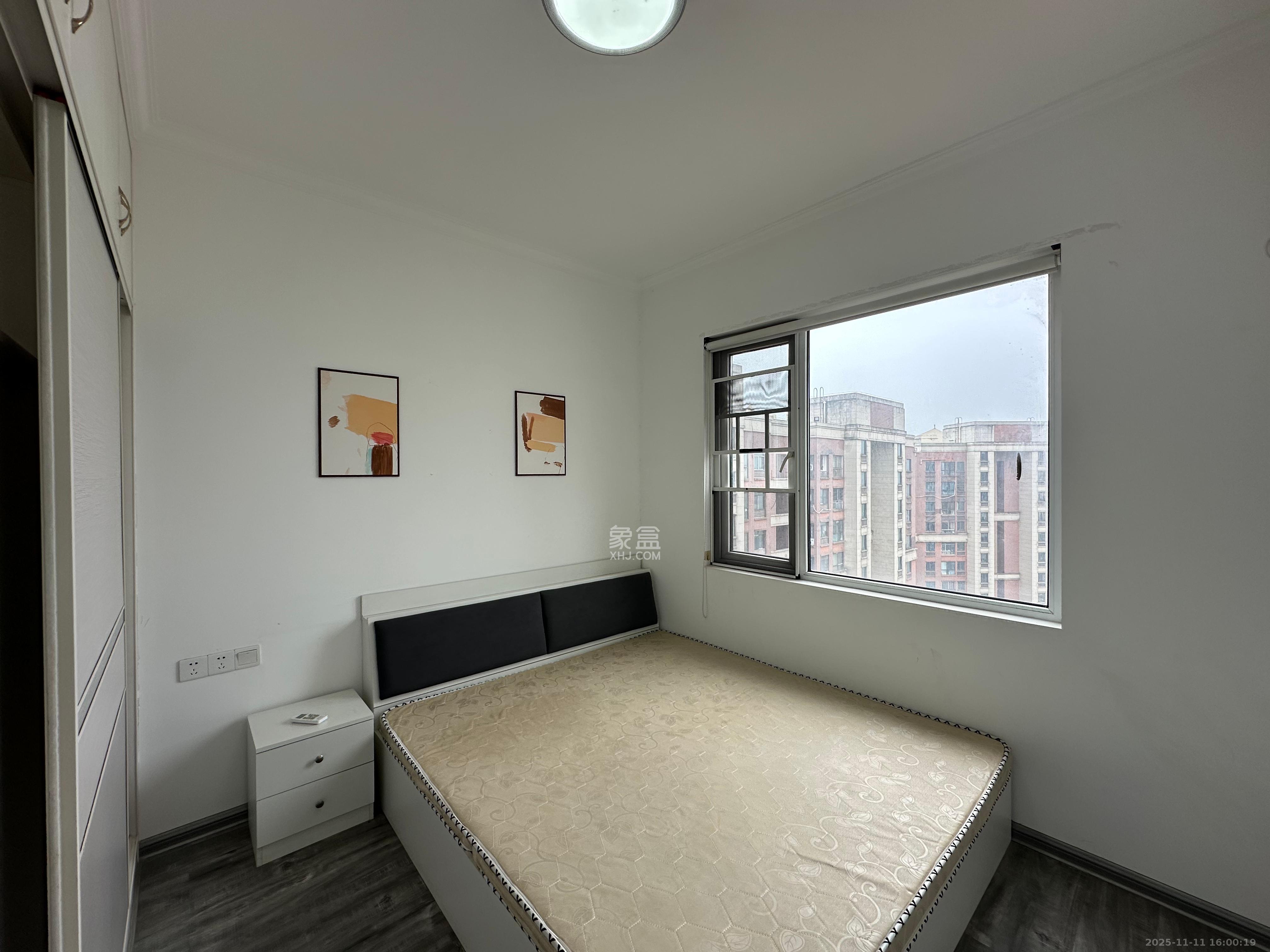 绿地海外滩一期  3室1厅1卫    1600.0元/月室内图