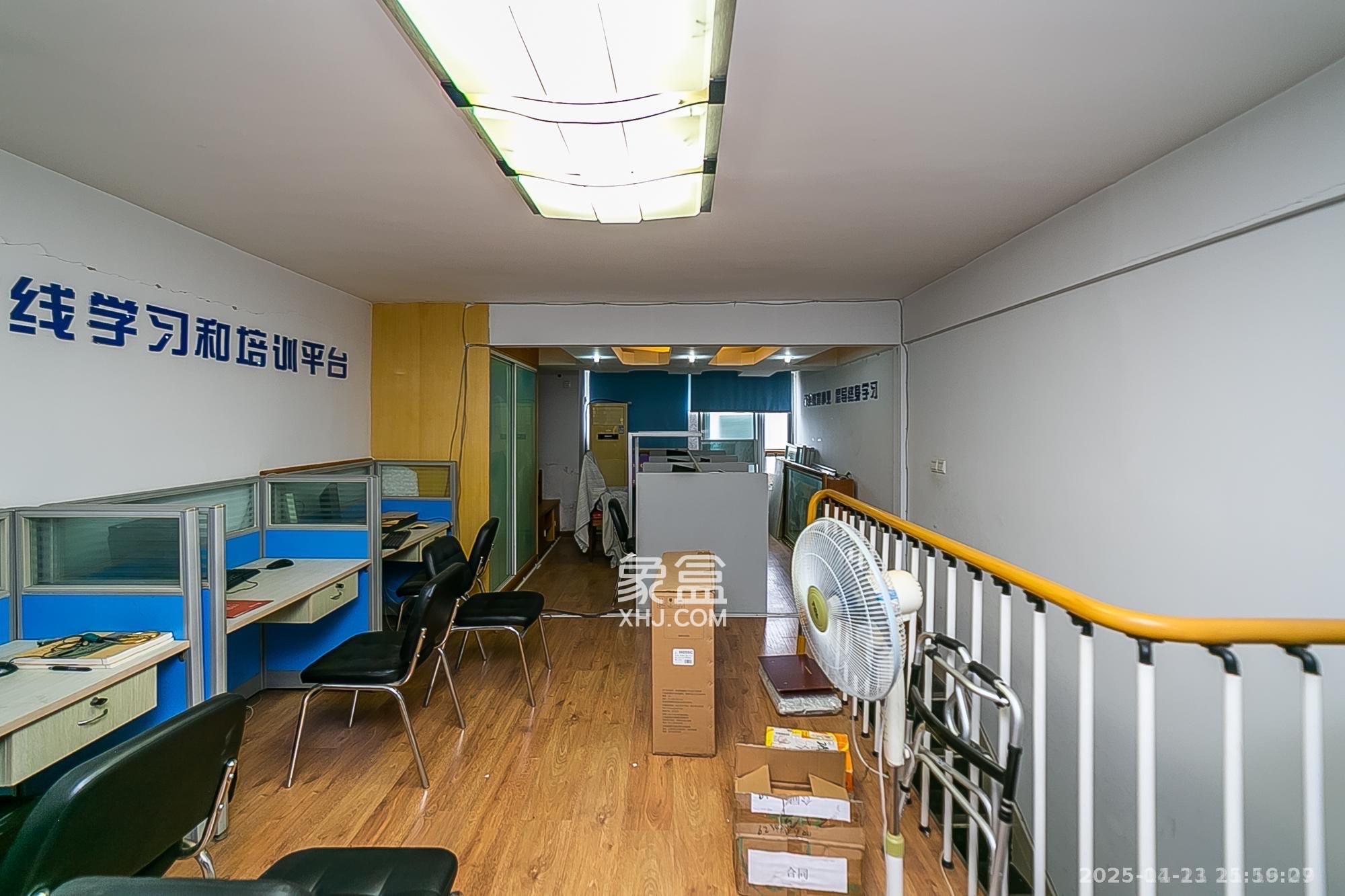 华菱蓝调国际（华菱.香墅美地）  2室2厅1卫    1700.0元/月室内图