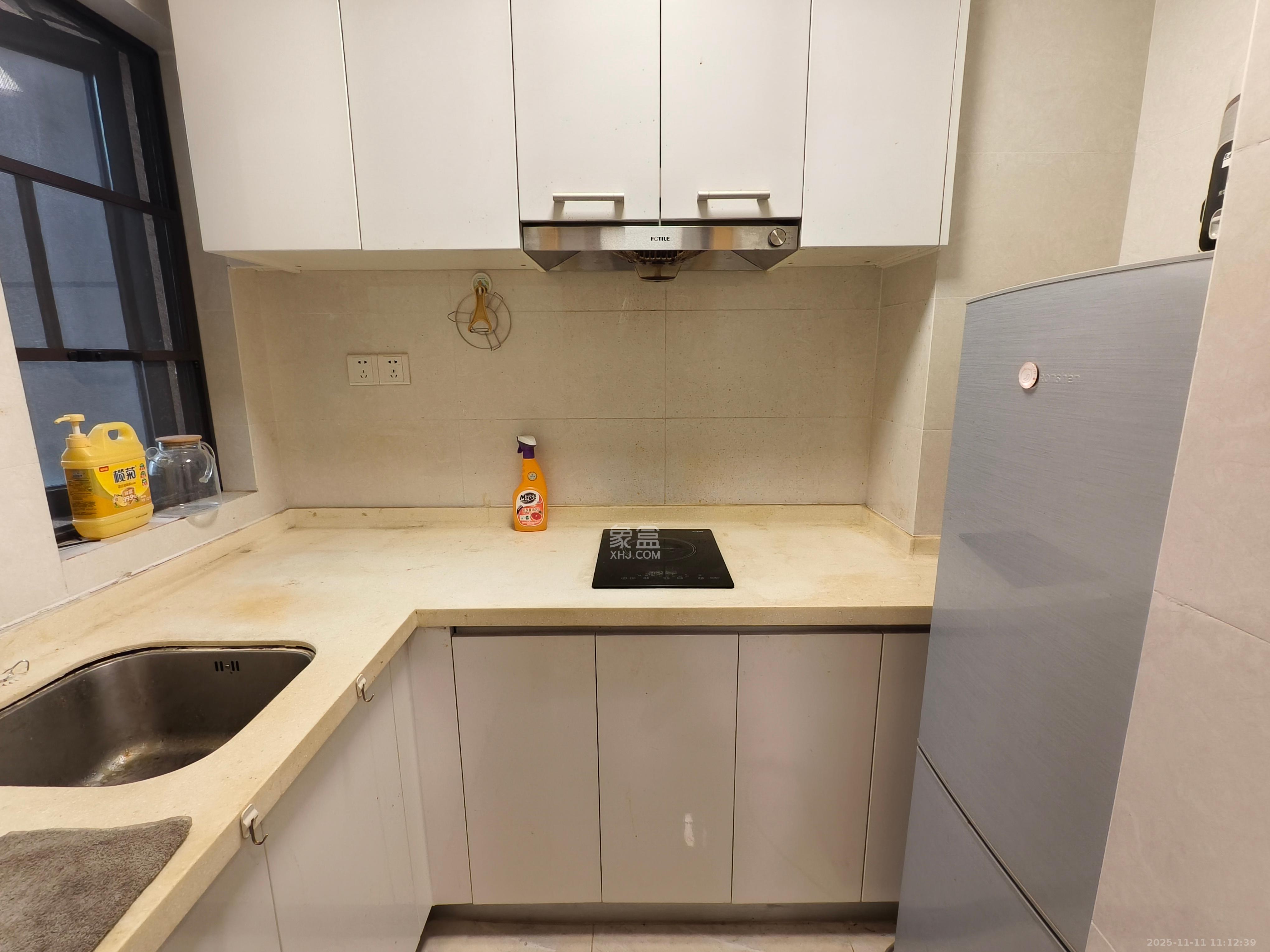 中海新城熙岸（中信新城五期）  1室1厅1卫    1100.0元/月室内图