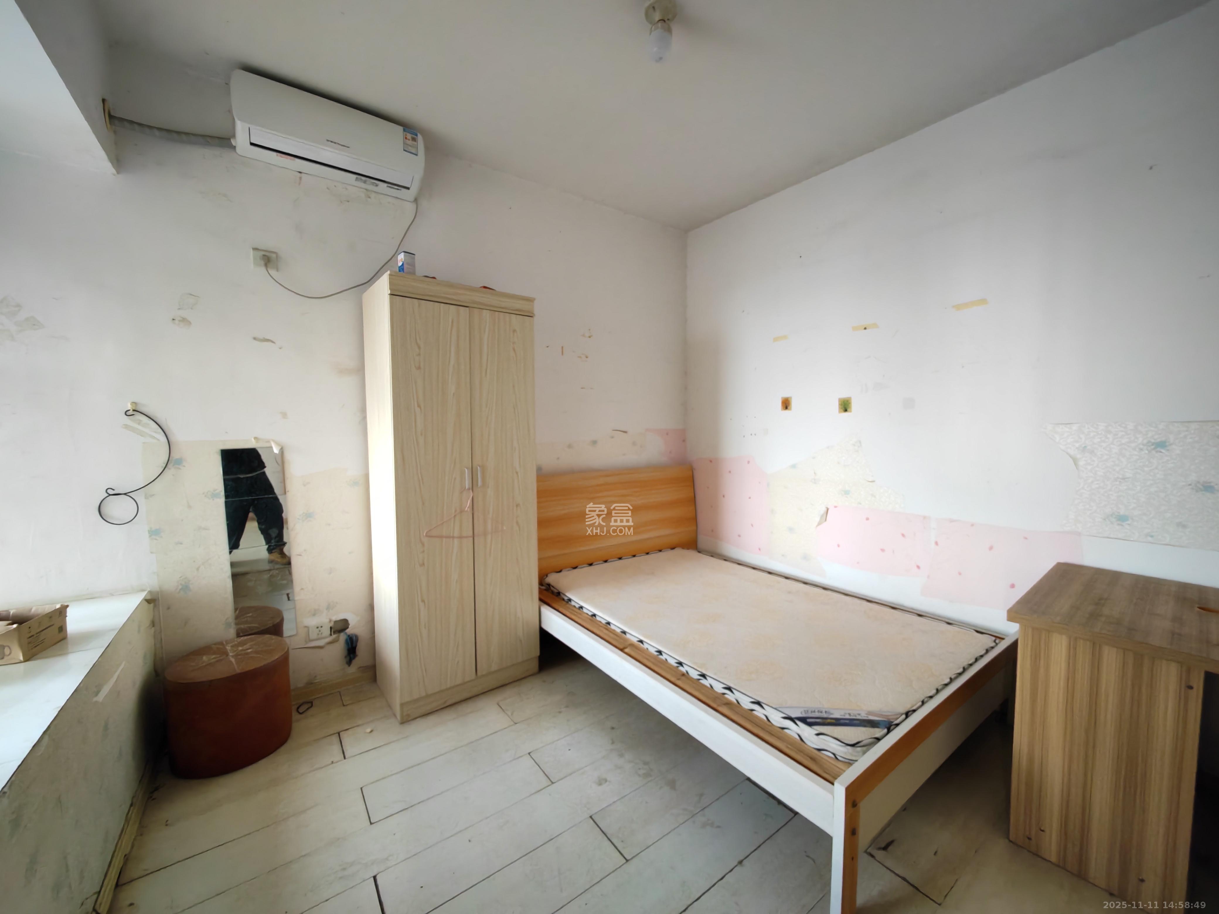 保利麓谷林语F区  2室2厅1卫    1700.0元/月室内图