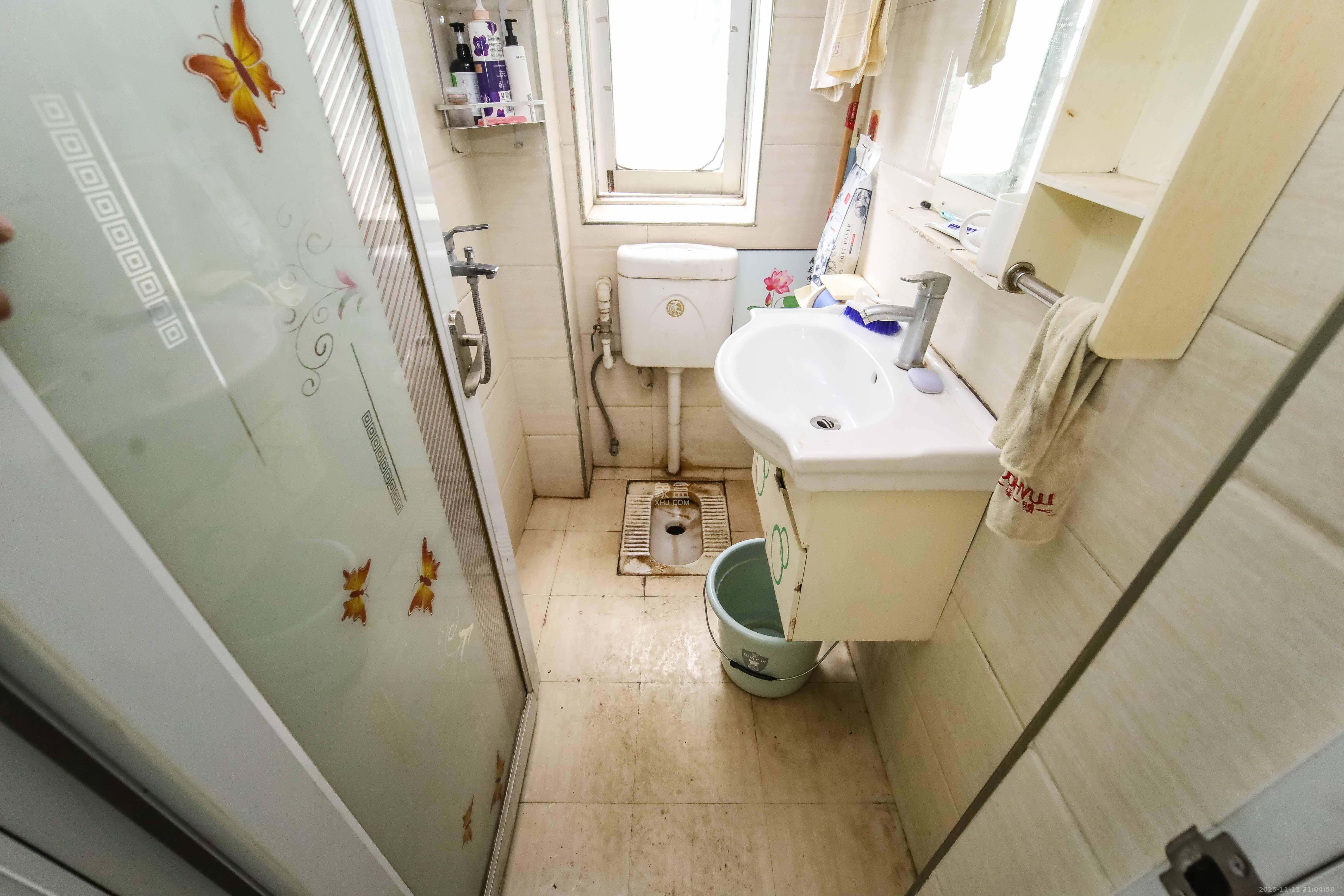 火星建设局宿舍 3室2厅1卫 38.0万 火星建设局宿舍 3室2厅1卫 38.0万卫生间