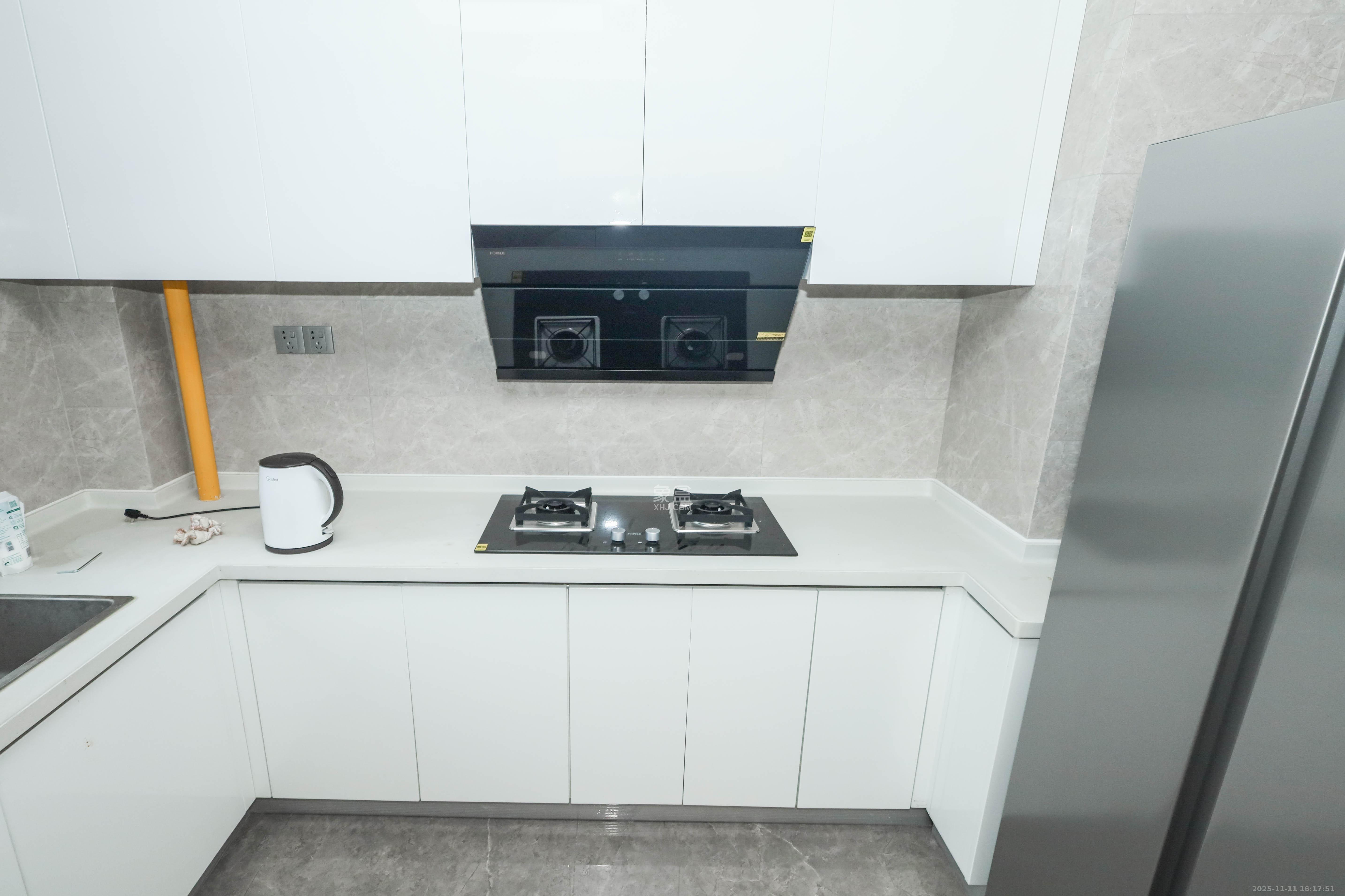 中海阅溪府  4室2厅2卫    192.0万厨房